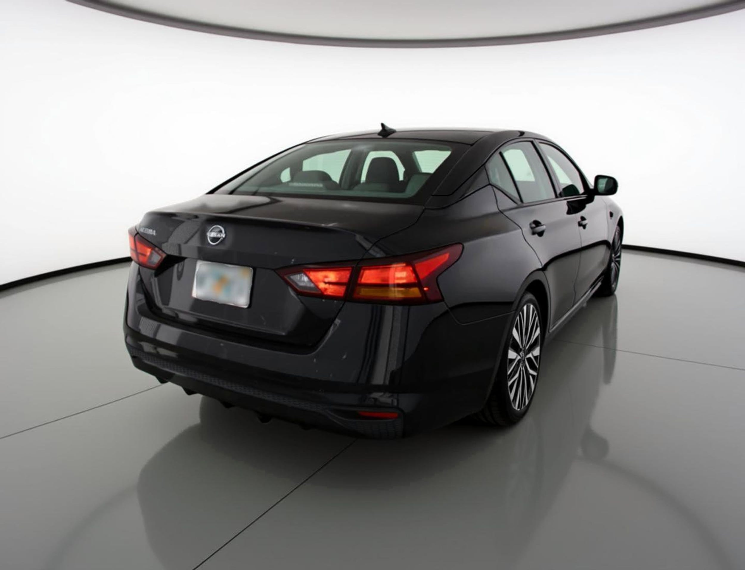 Thumbnail: 2025 Nissan Altima - 9