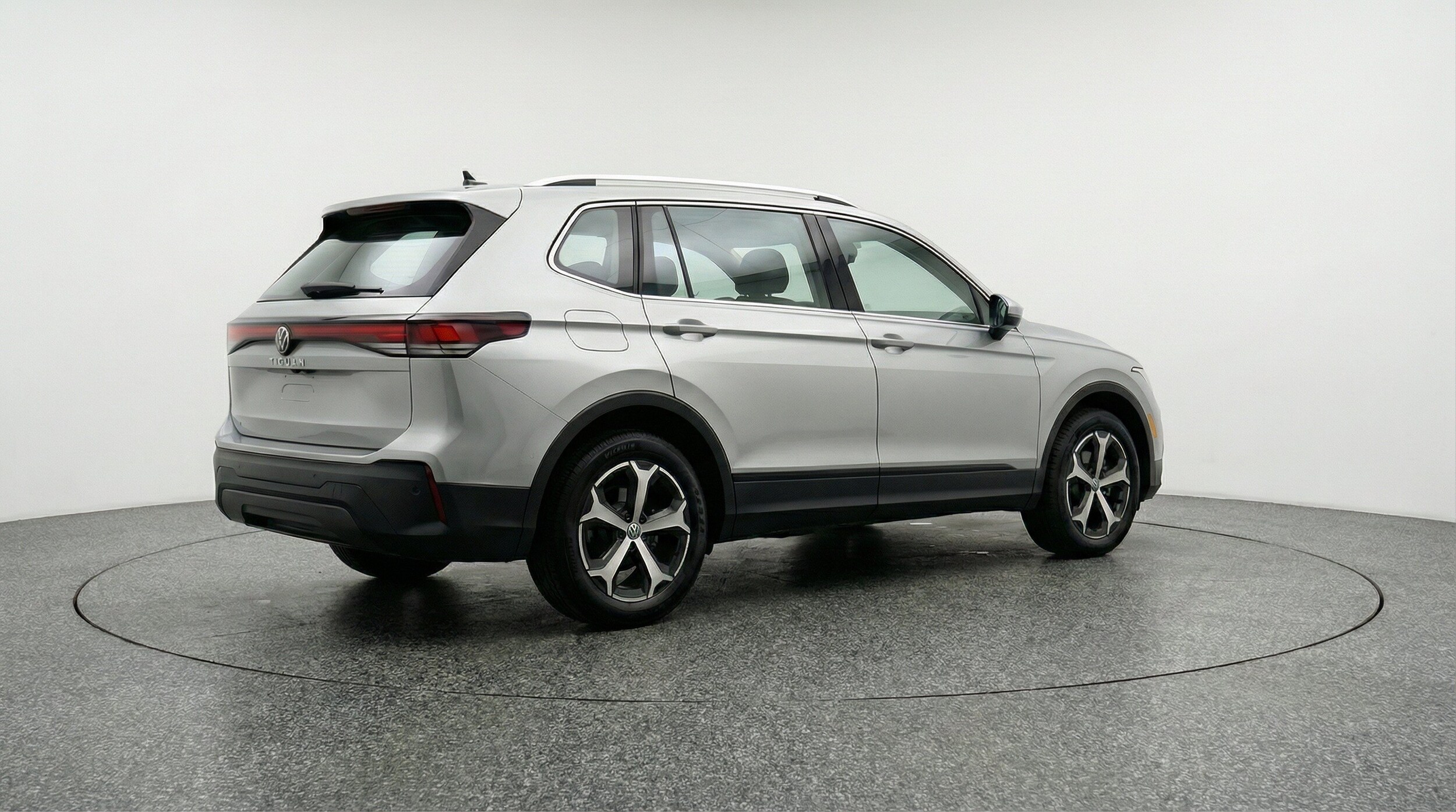 Thumbnail: 2026 Volkswagen Tiguan - 9