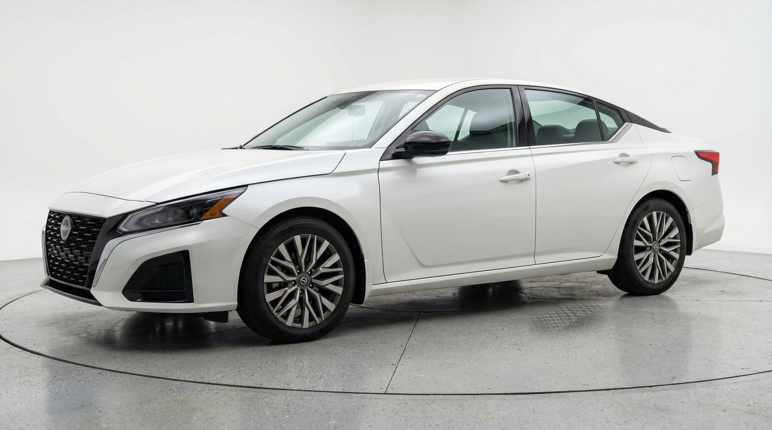 Thumbnail: 2025 Nissan Altima - 3