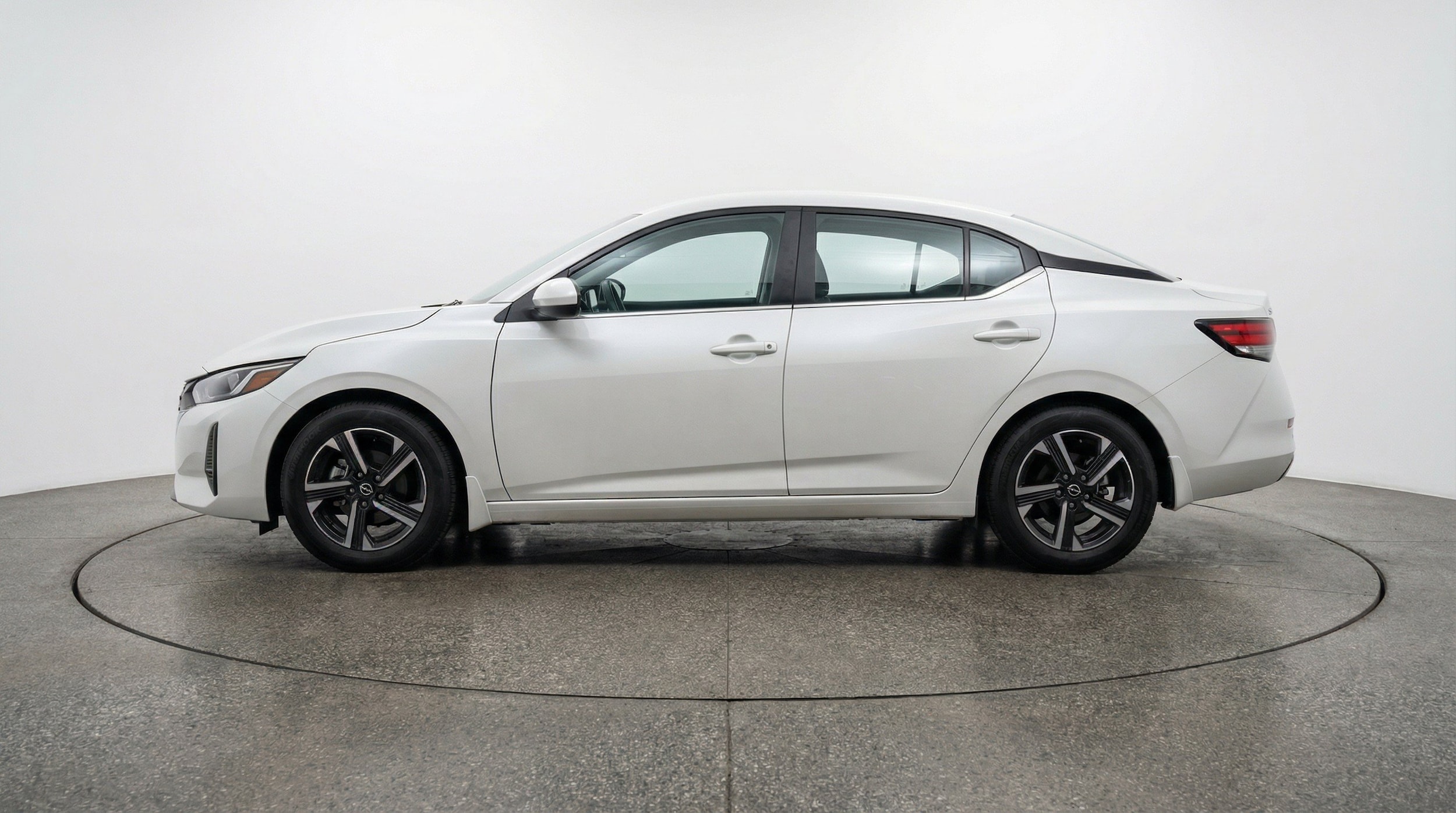 Thumbnail: 2025 Nissan Sentra - 5