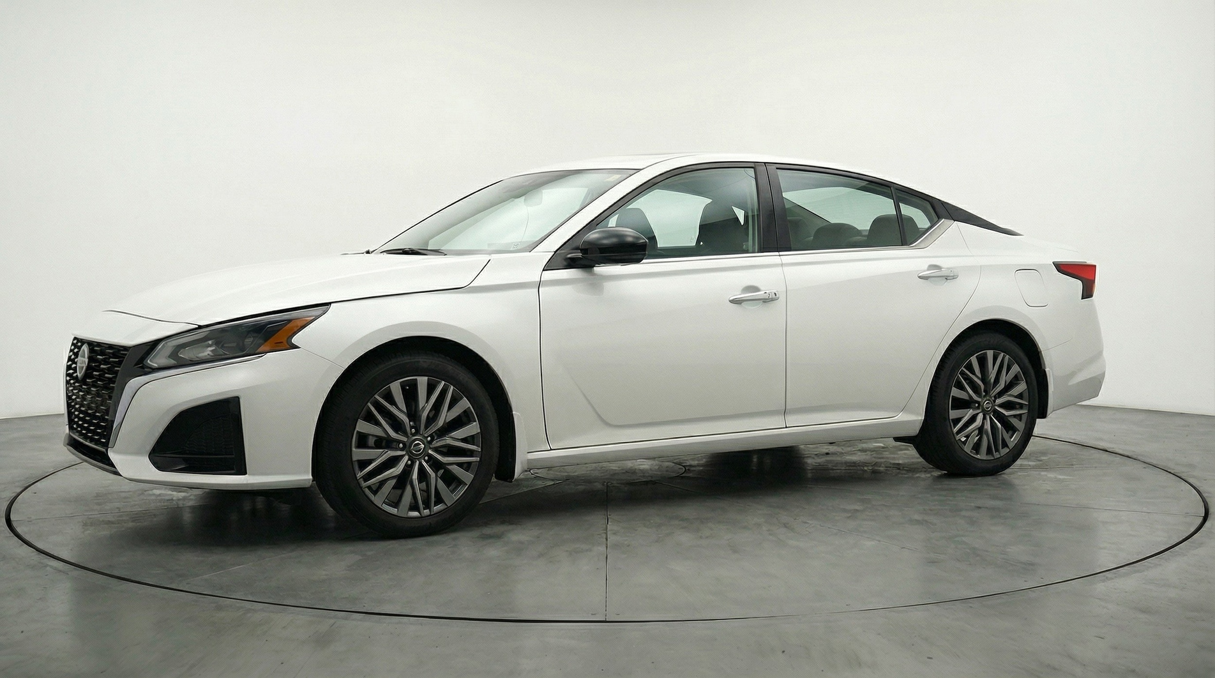 Thumbnail: 2025 Nissan Altima - 3