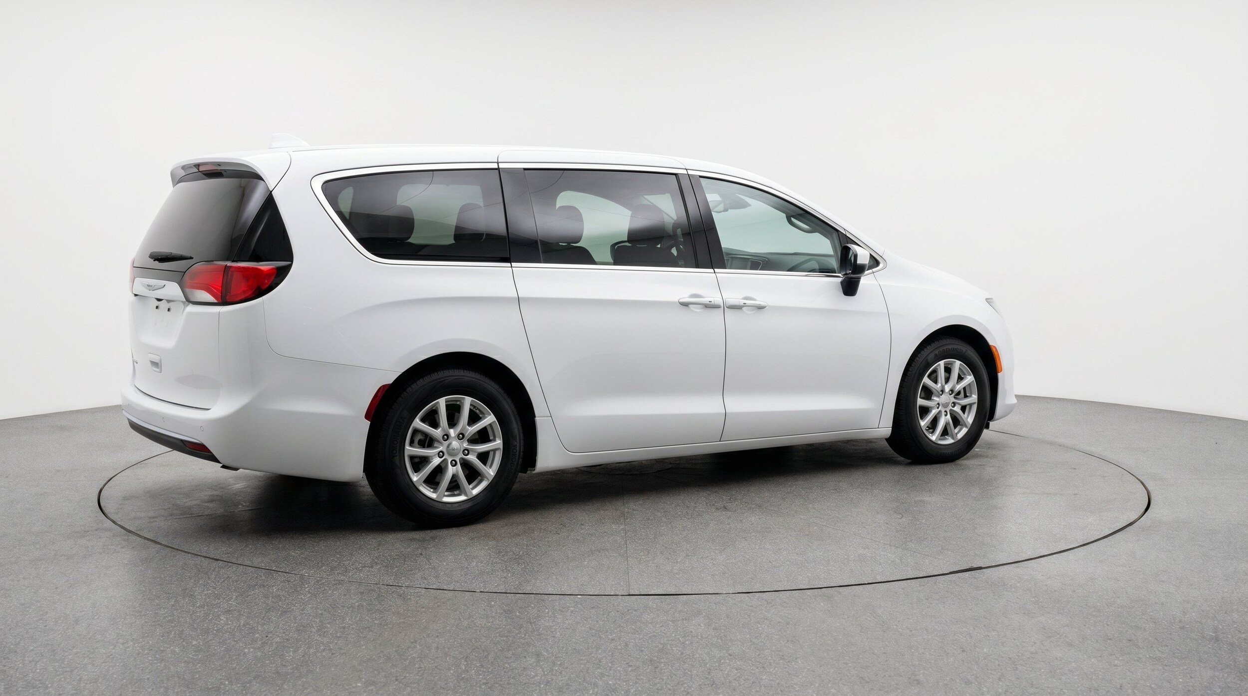 Thumbnail: 2024 Chrysler Voyager - 9