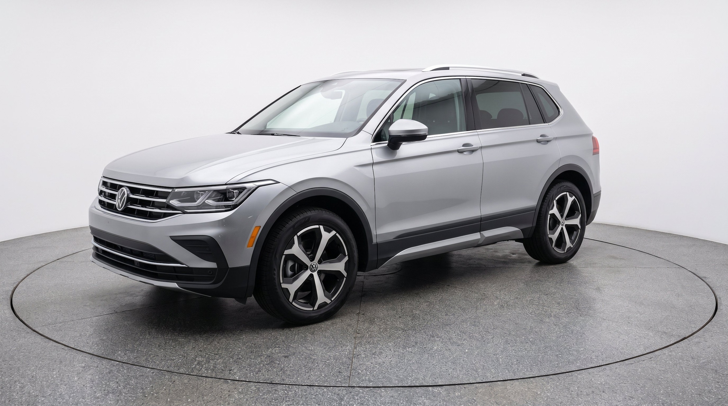 Thumbnail: 2026 Volkswagen Tiguan - 3