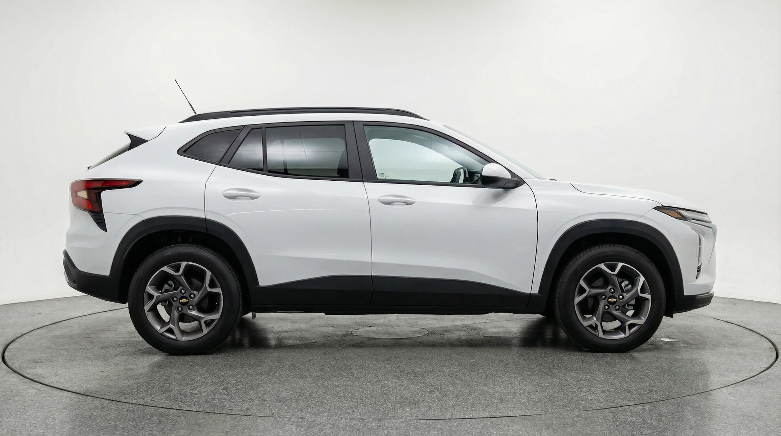 Thumbnail: 2025 Chevrolet Trax - 8