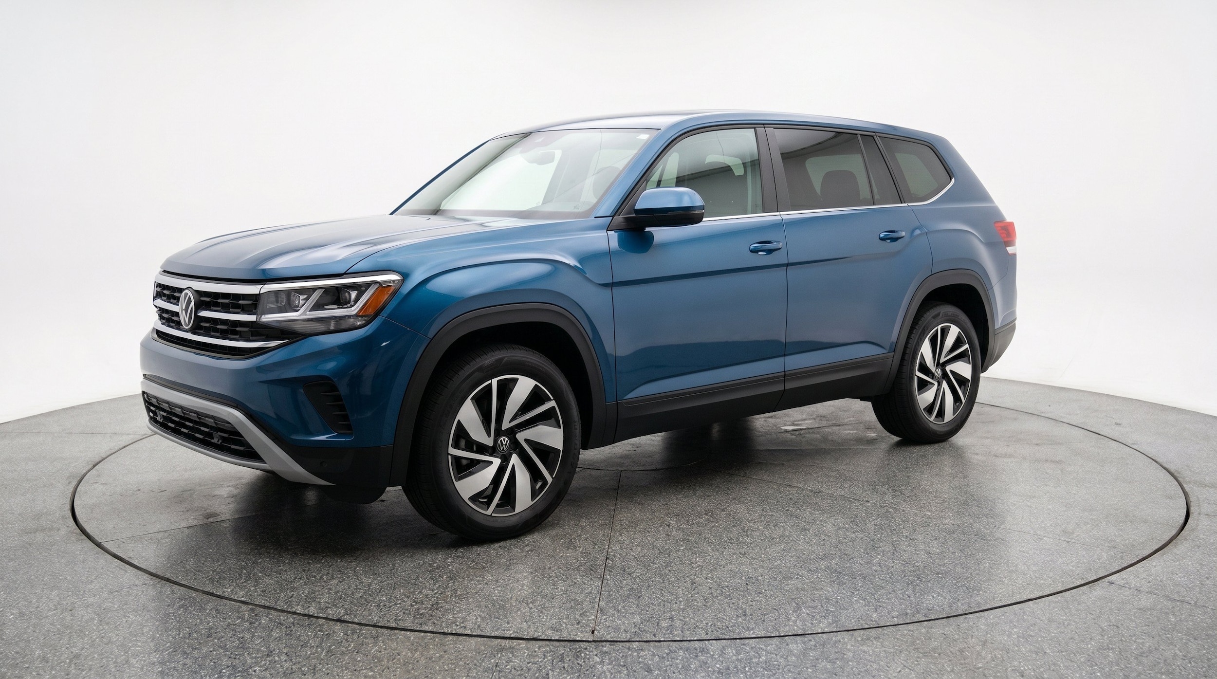 Thumbnail: 2026 Volkswagen Atlas - 3