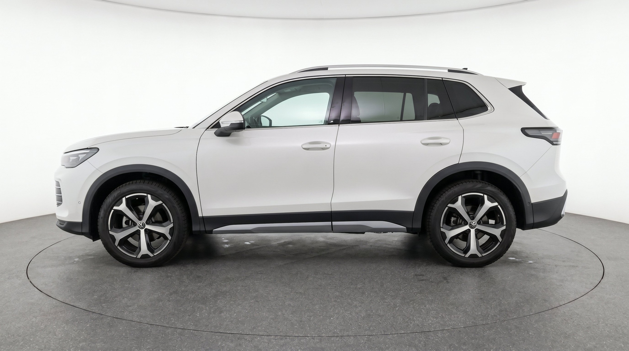 Thumbnail: 2026 Volkswagen Tiguan - 5