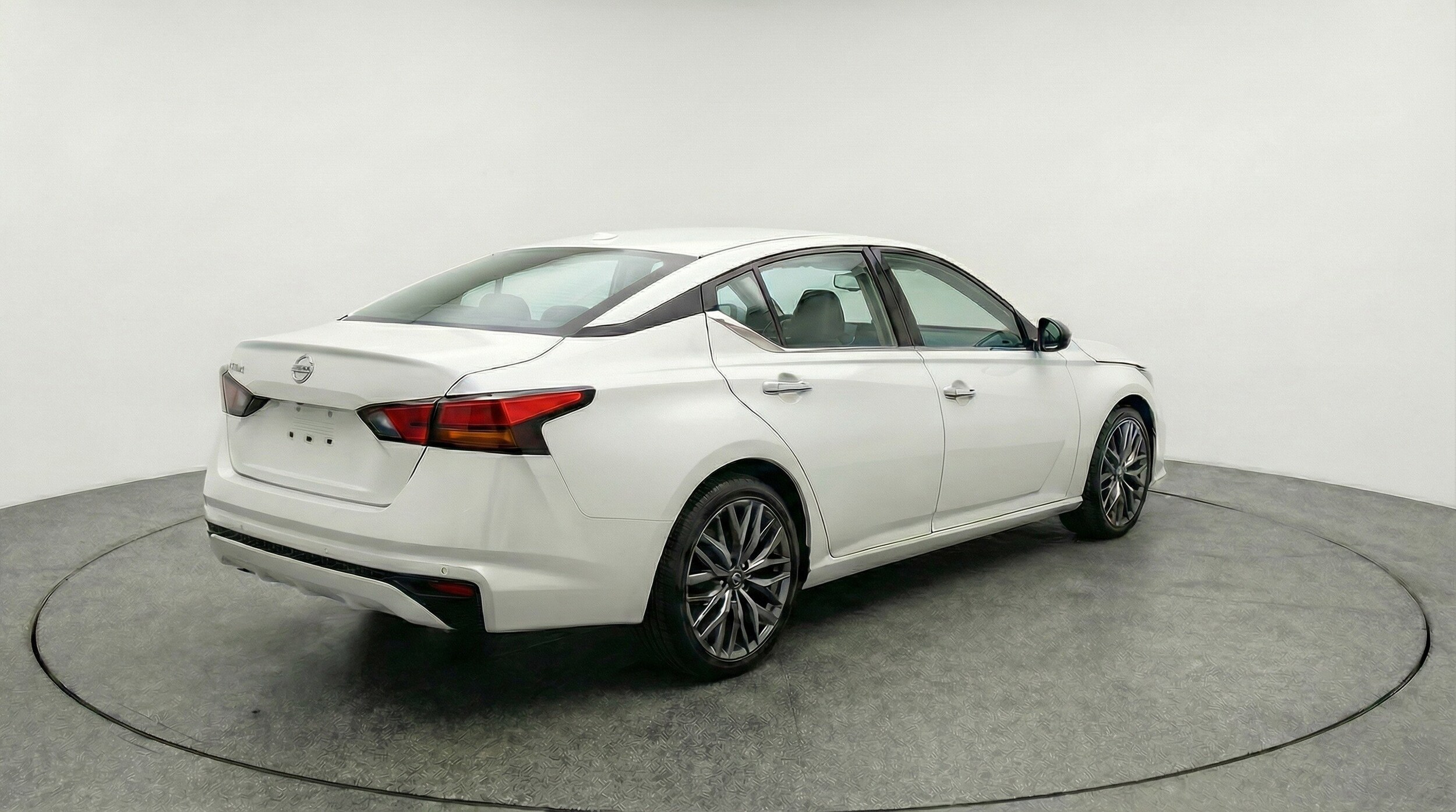 Thumbnail: 2025 Nissan Altima - 9