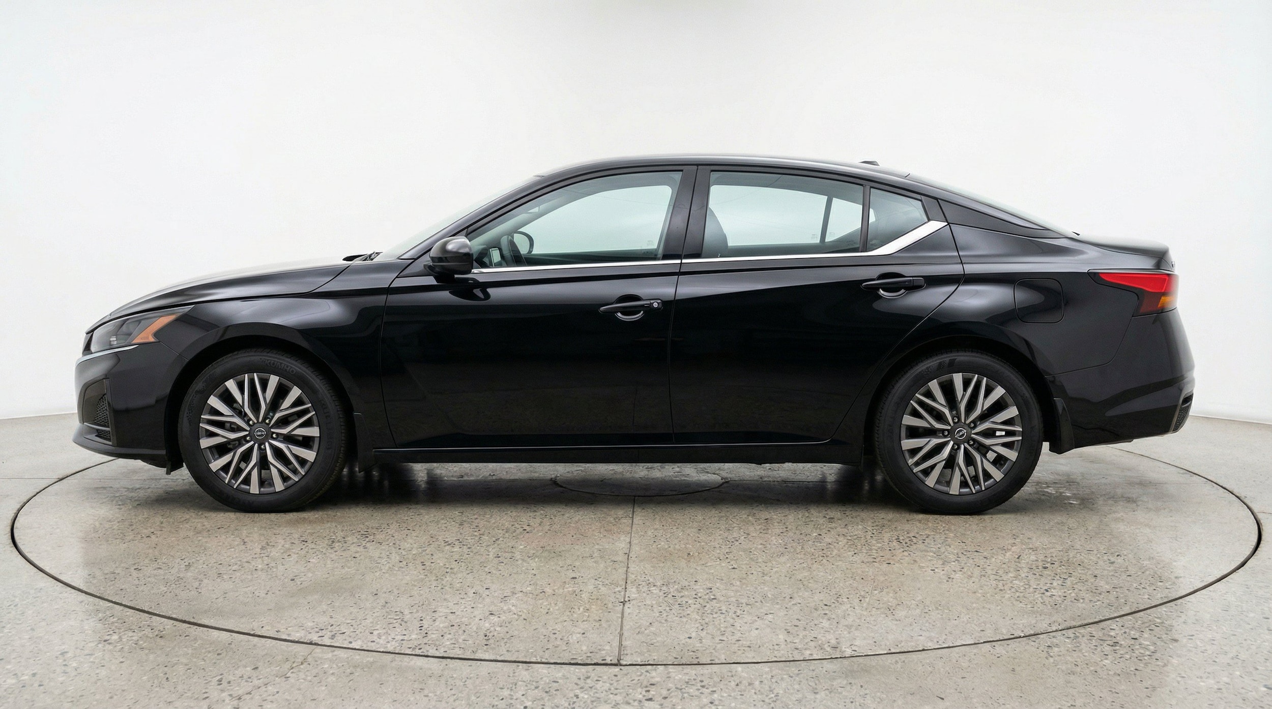 Thumbnail: 2025 Nissan Altima - 5