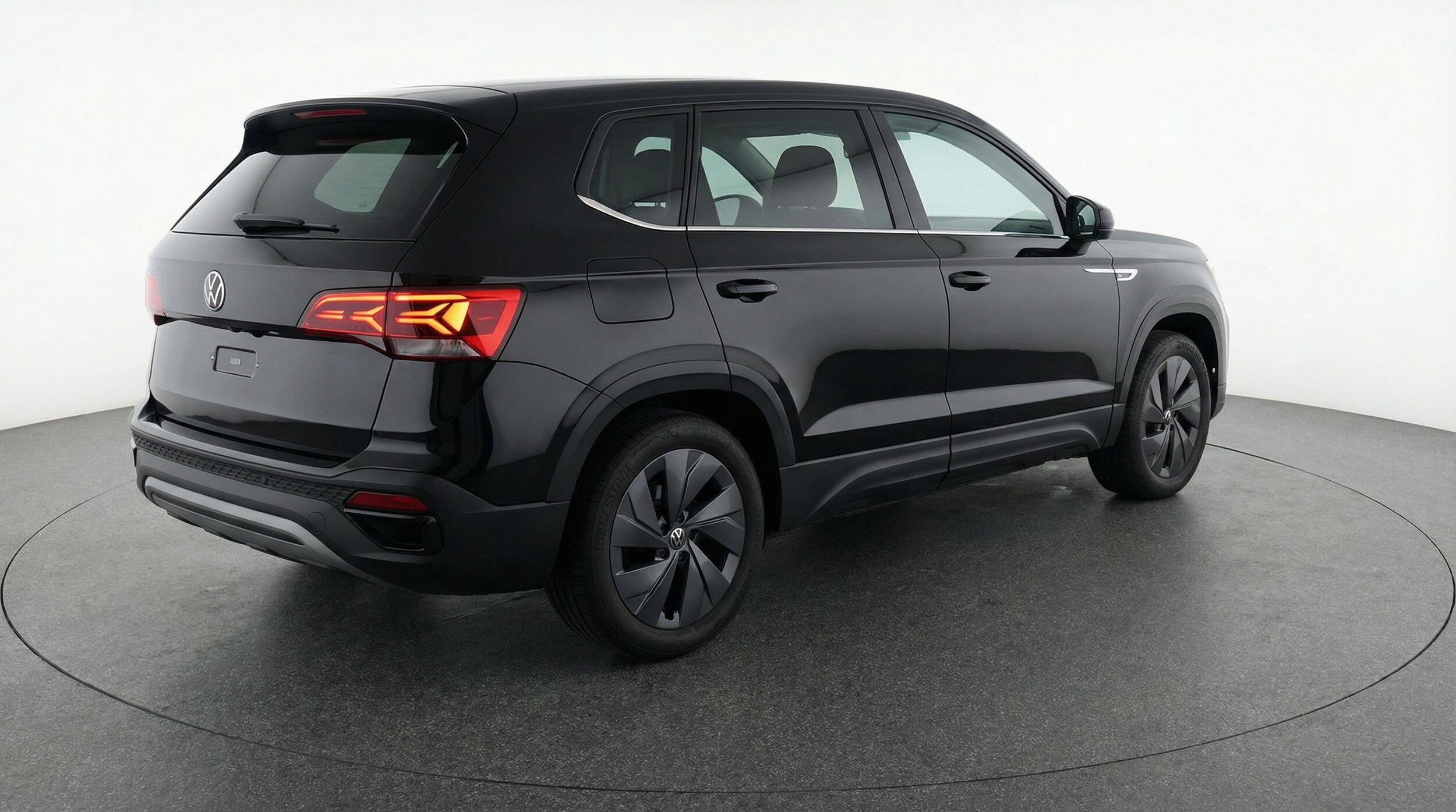 Thumbnail: 2025 Volkswagen Taos - 9