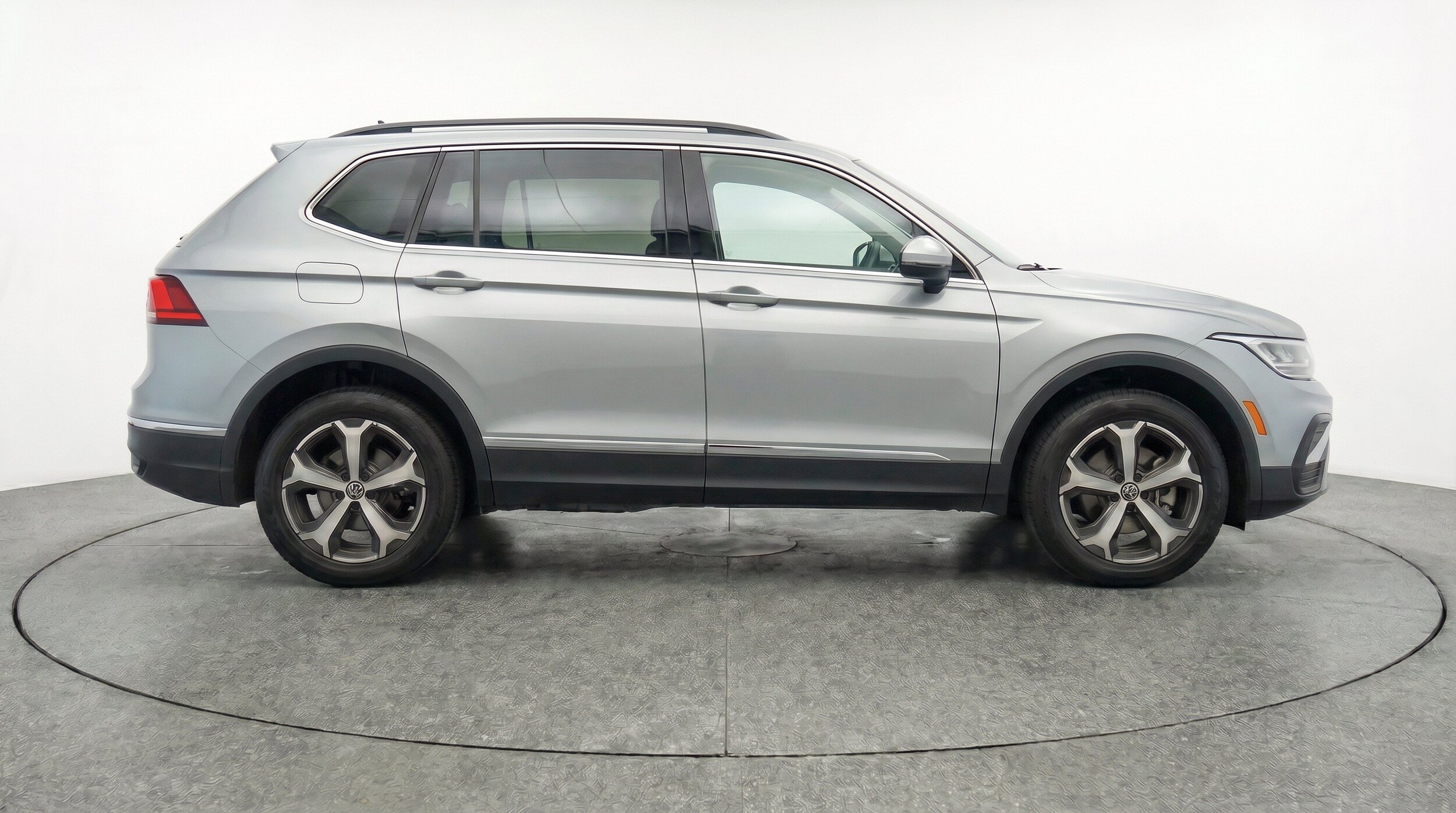 Thumbnail: 2026 Volkswagen Tiguan - 10
