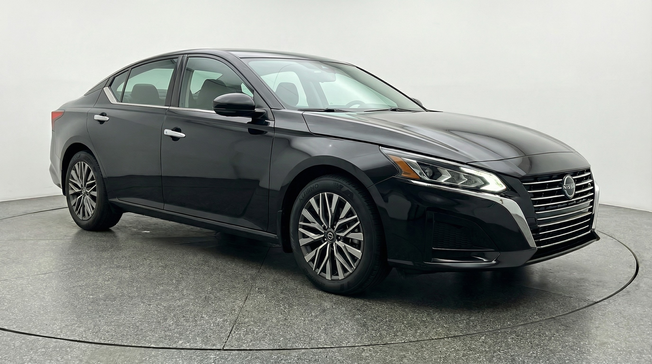 Thumbnail: 2025 Nissan Altima - 1