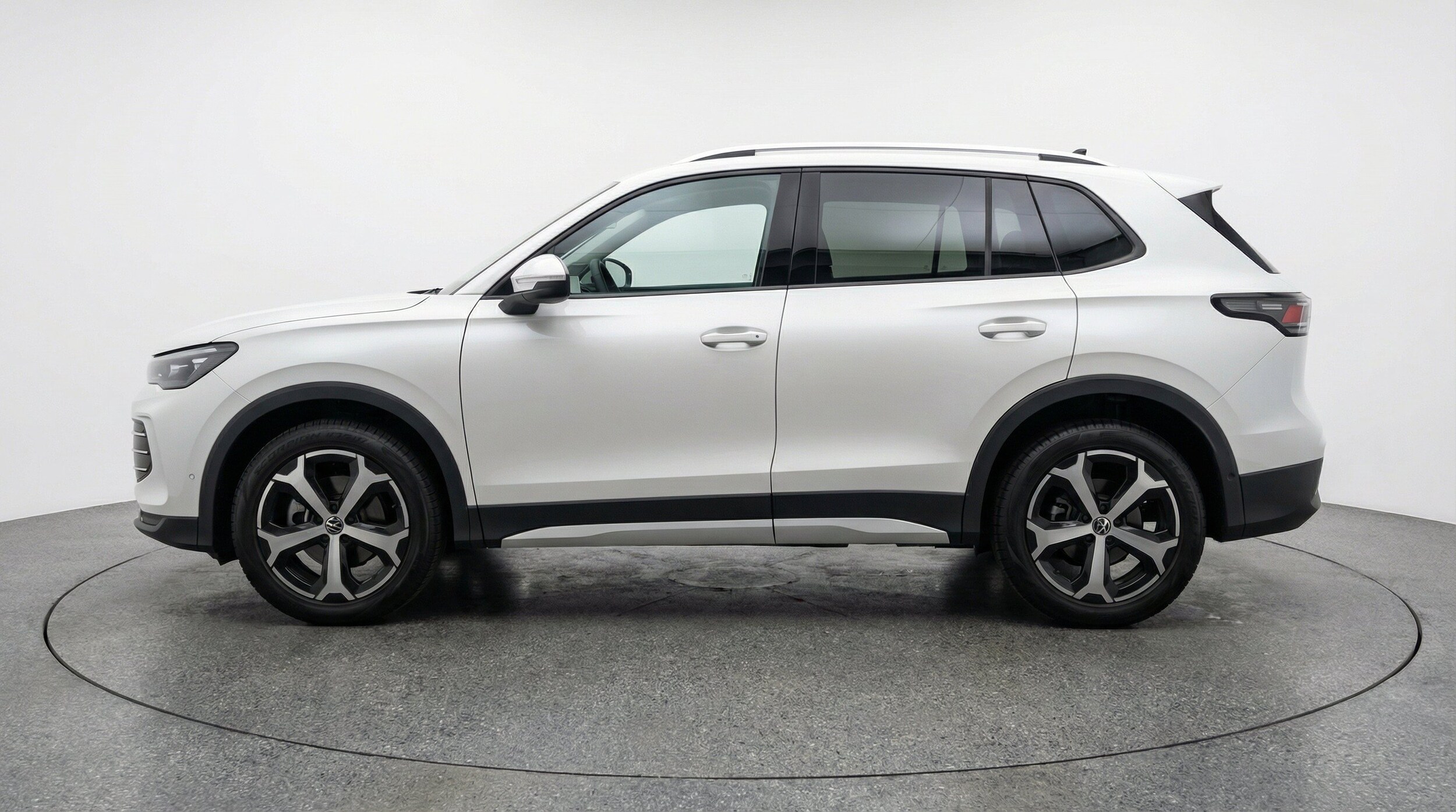 Thumbnail: 2026 Volkswagen Tiguan - 5