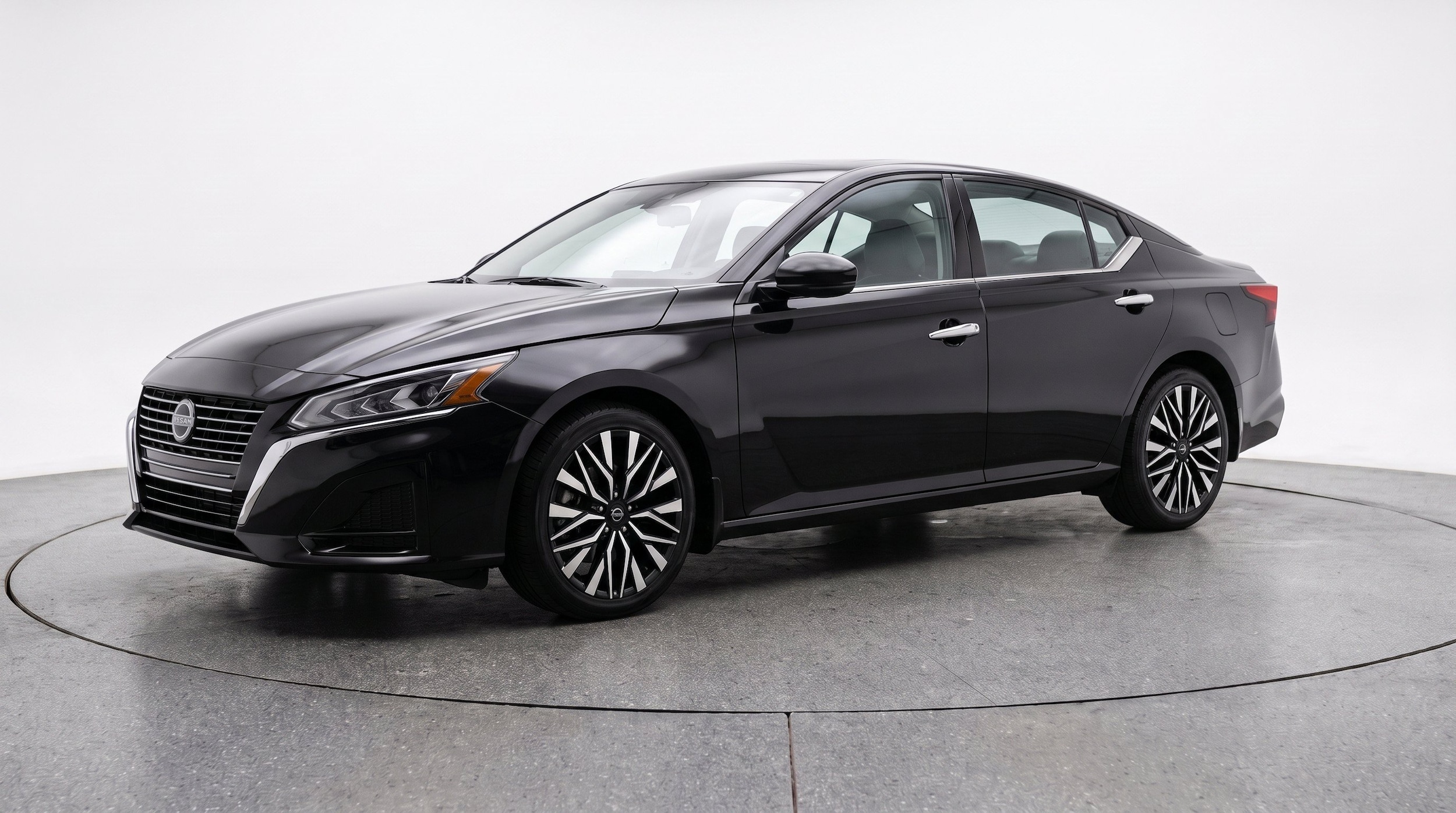 Thumbnail: 2025 Nissan Altima - 3