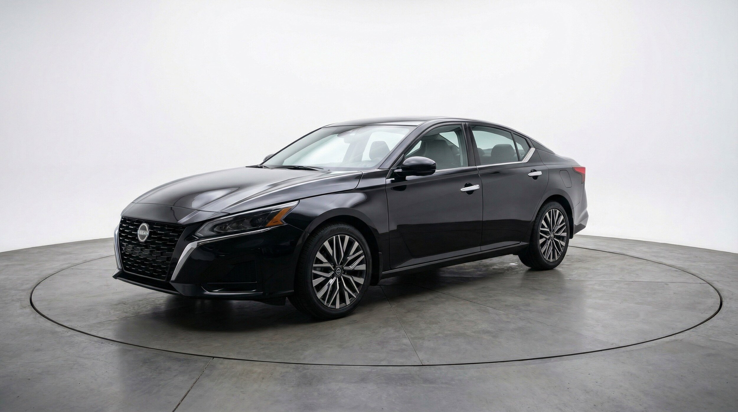 Thumbnail: 2025 Nissan Altima - 3