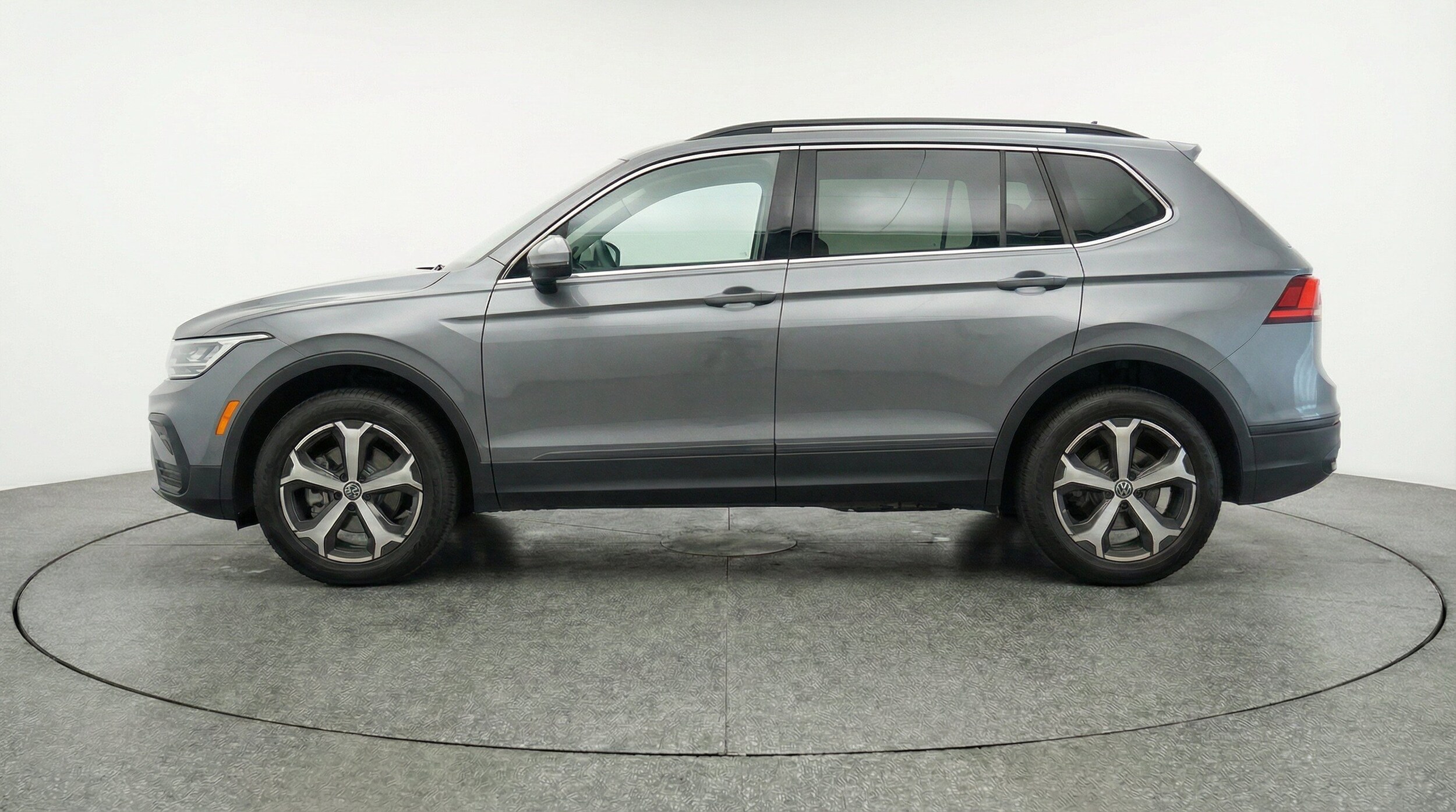 Thumbnail: 2026 Volkswagen Tiguan - 5