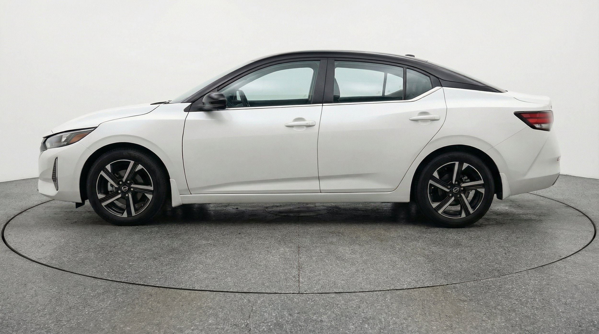 Thumbnail: 2025 Nissan Sentra - 5