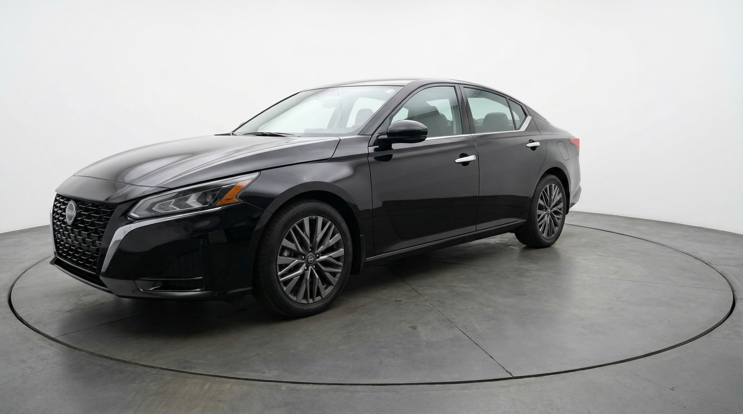 Thumbnail: 2025 Nissan Altima - 3