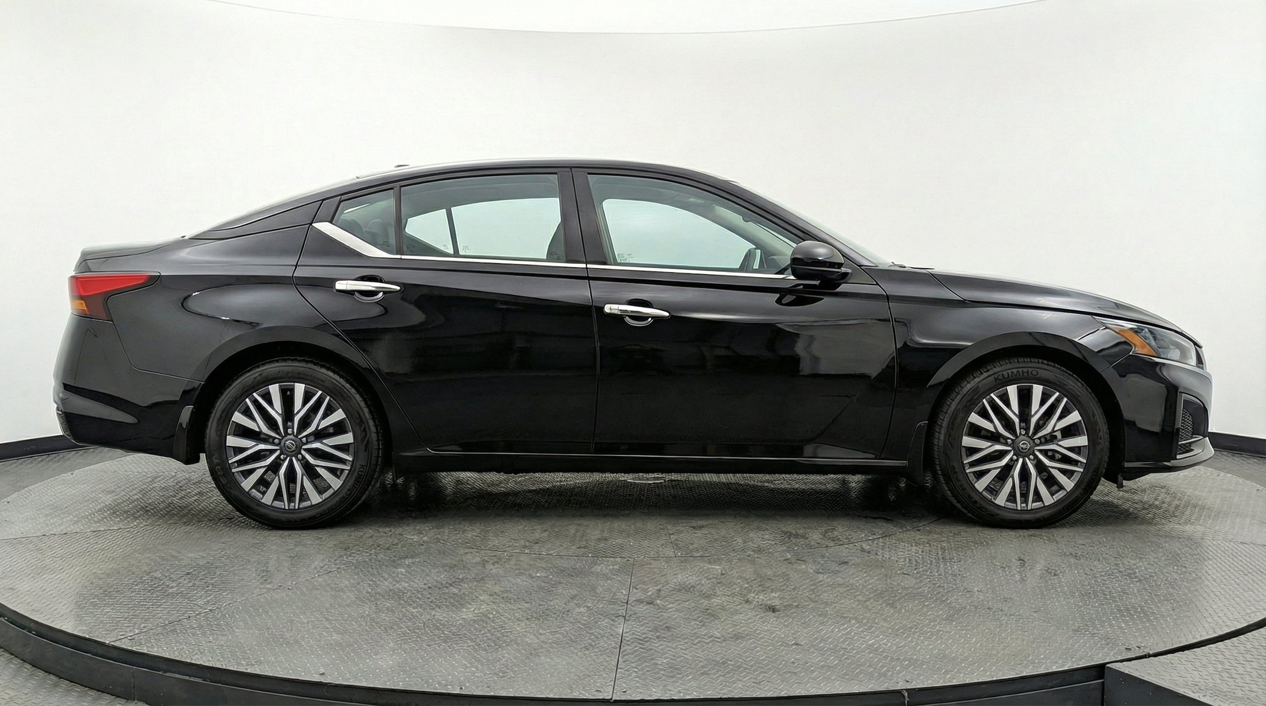 Thumbnail: 2025 Nissan Altima - 11