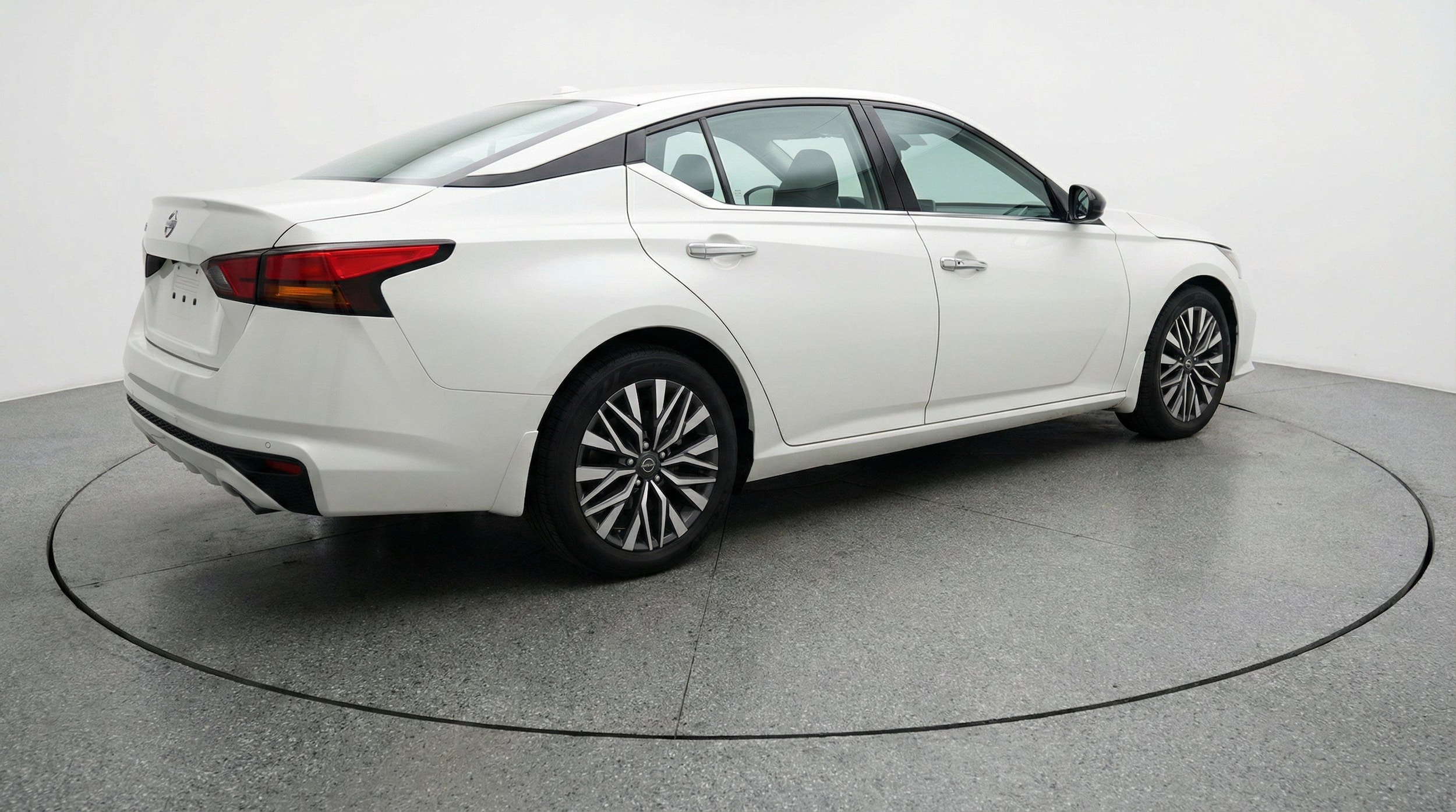 Thumbnail: 2025 Nissan Altima - 9