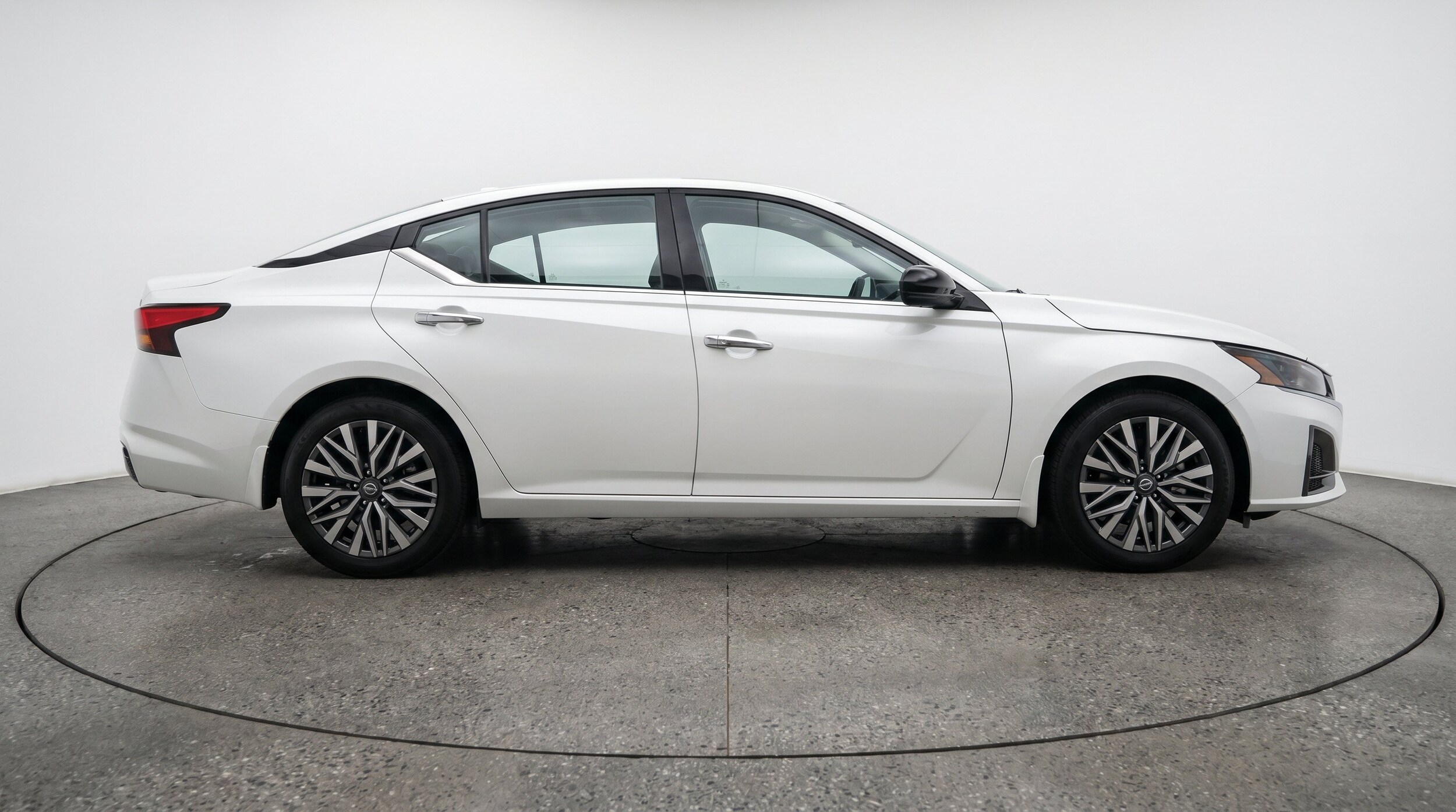 Thumbnail: 2025 Nissan Altima - 10