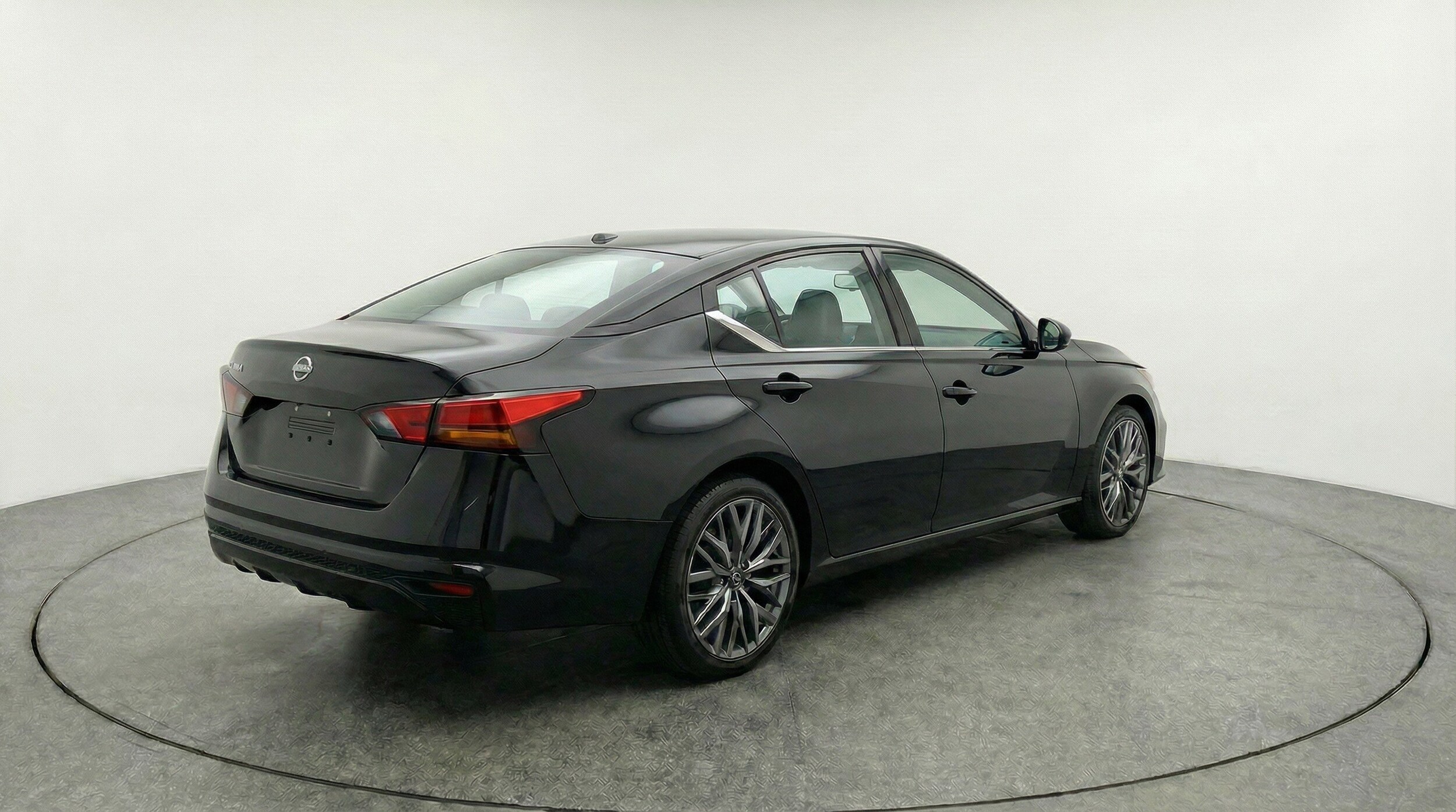 Thumbnail: 2025 Nissan Altima - 9