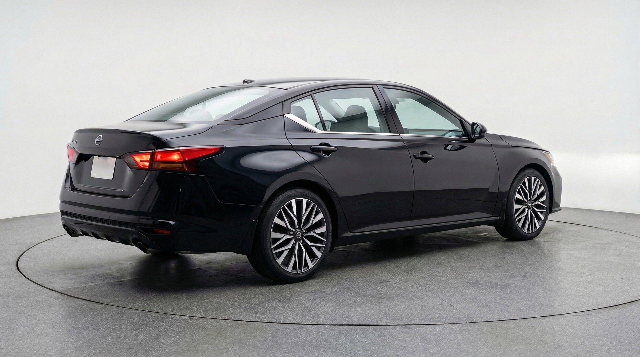 Thumbnail: 2025 Nissan Altima - 9