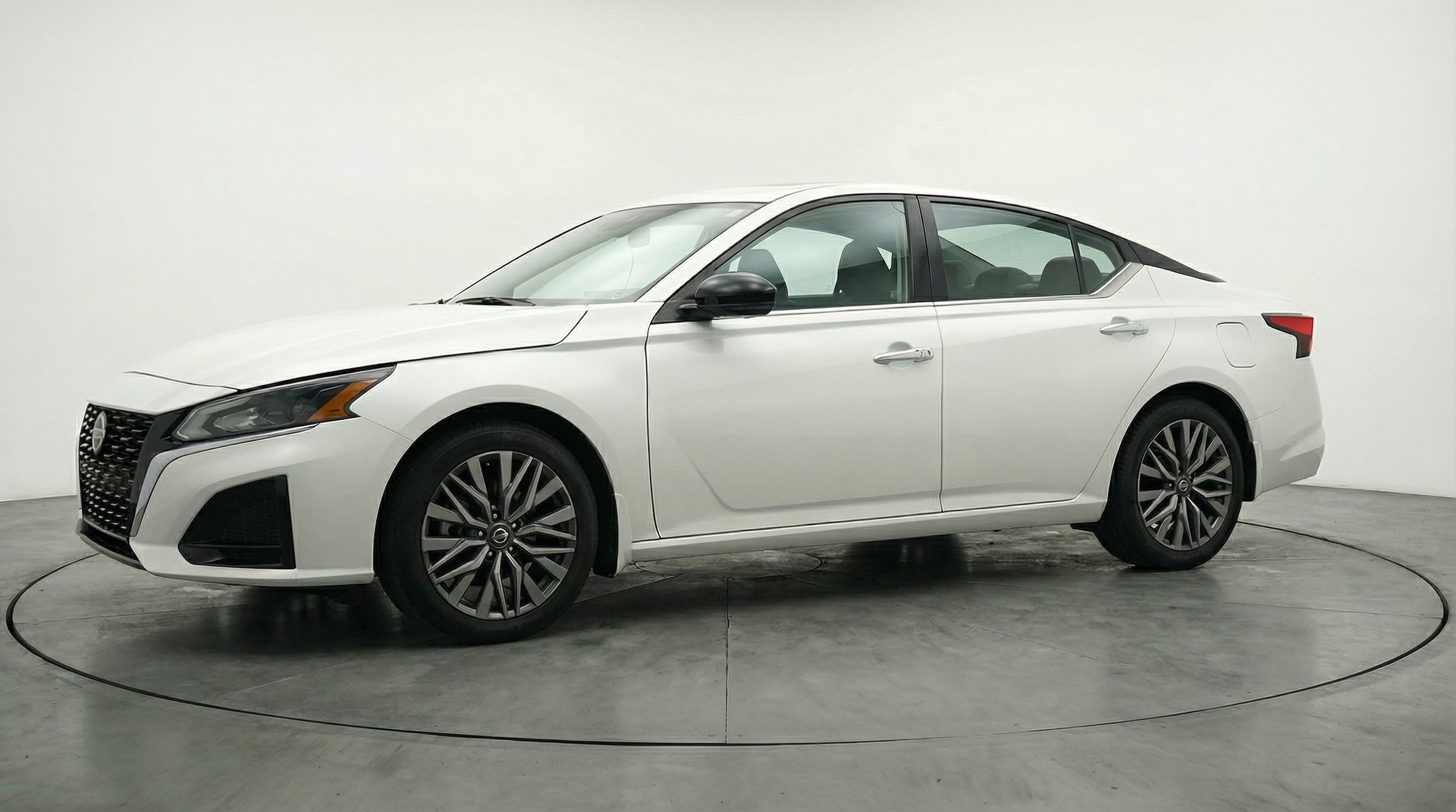 Thumbnail: 2025 Nissan Altima - 3