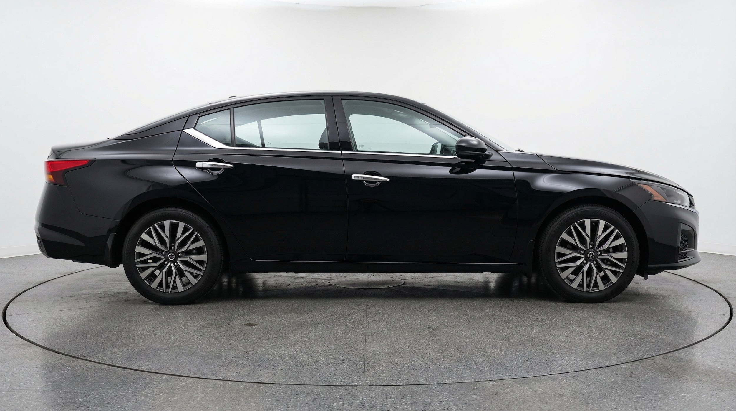 Thumbnail: 2025 Nissan Altima - 11