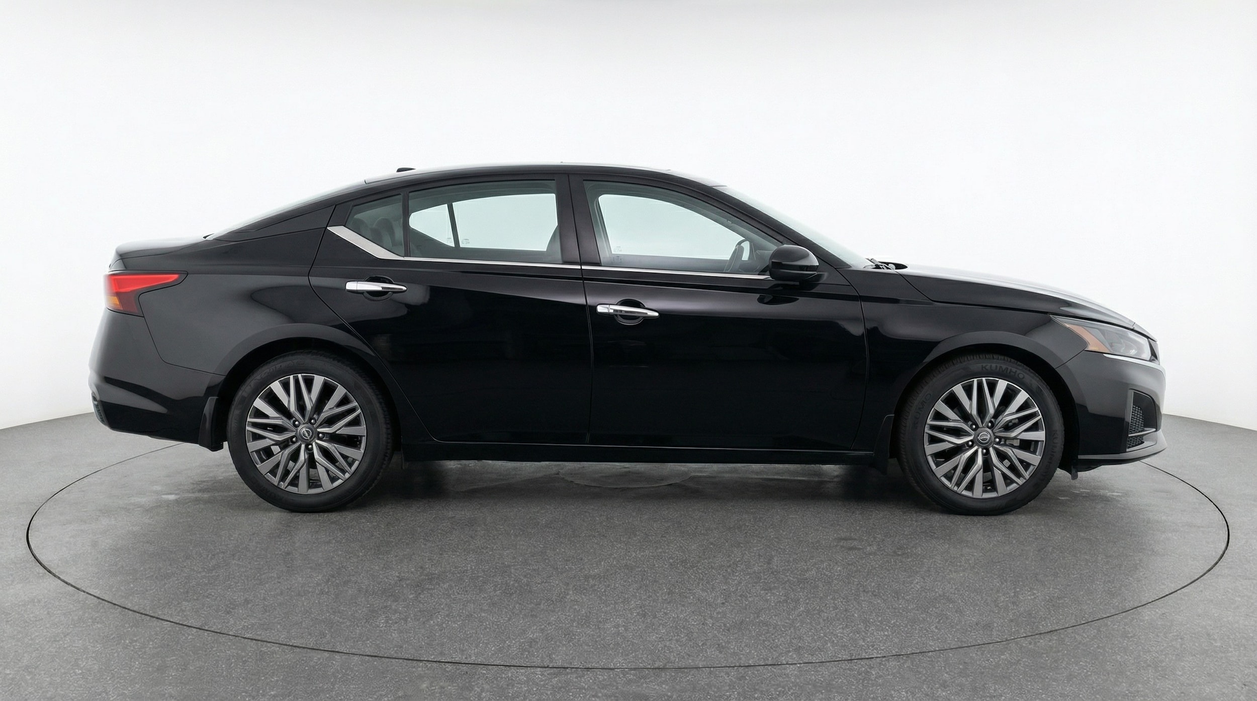 Thumbnail: 2025 Nissan Altima - 8