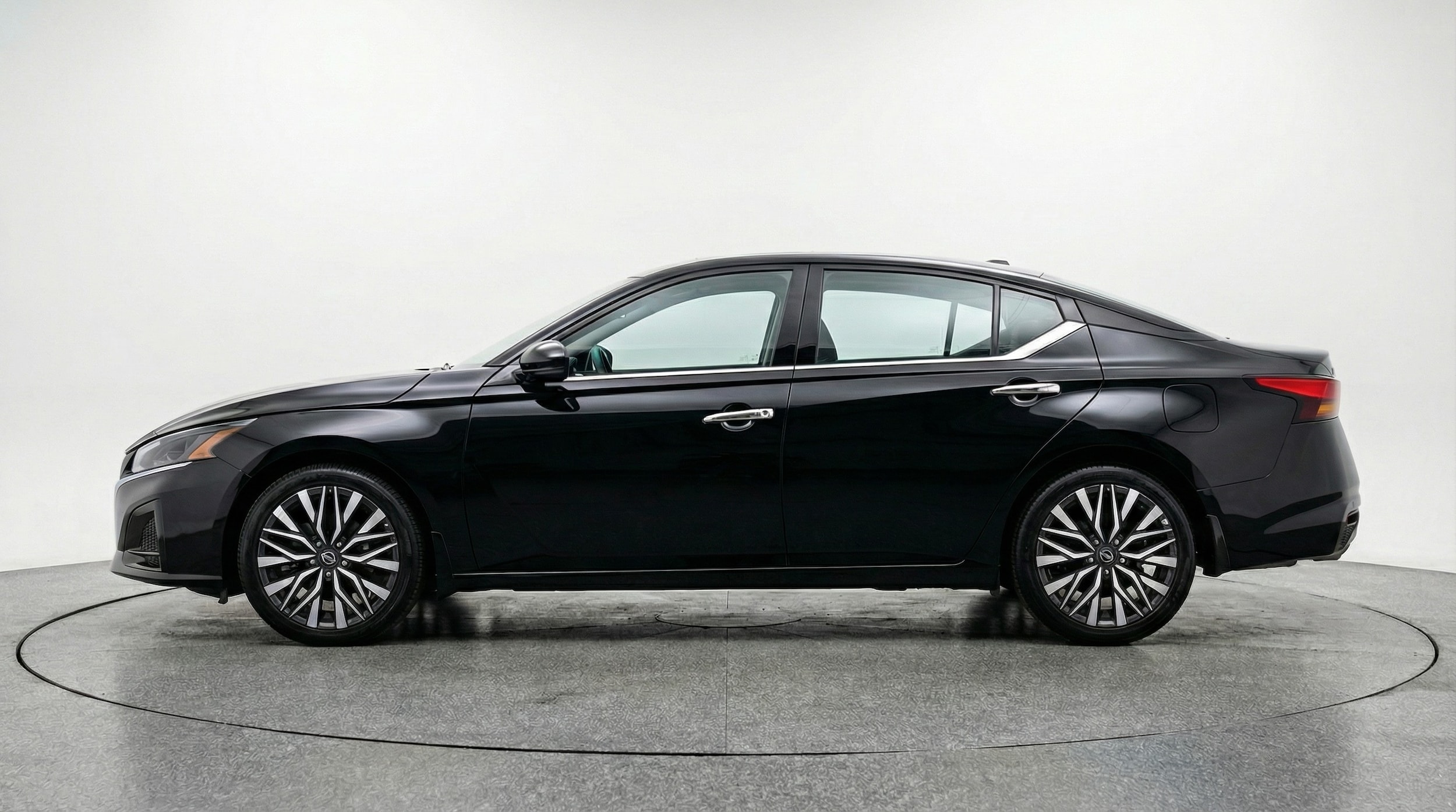 Thumbnail: 2025 Nissan Altima - 4