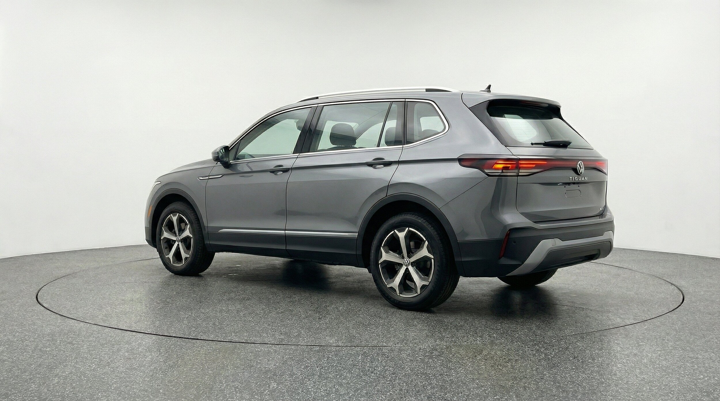 Thumbnail: 2026 Volkswagen Tiguan - 6