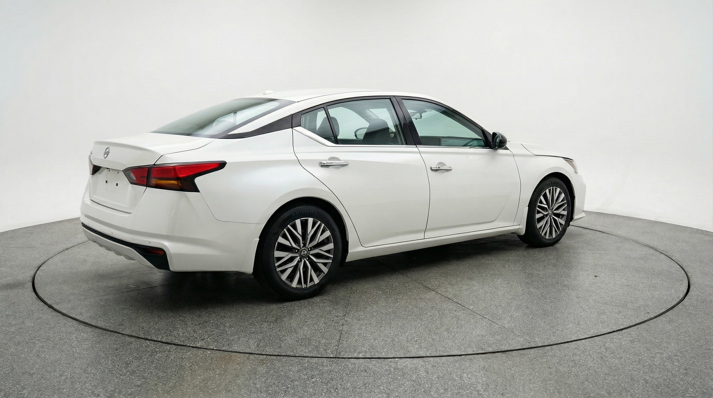 Thumbnail: 2025 Nissan Altima - 9