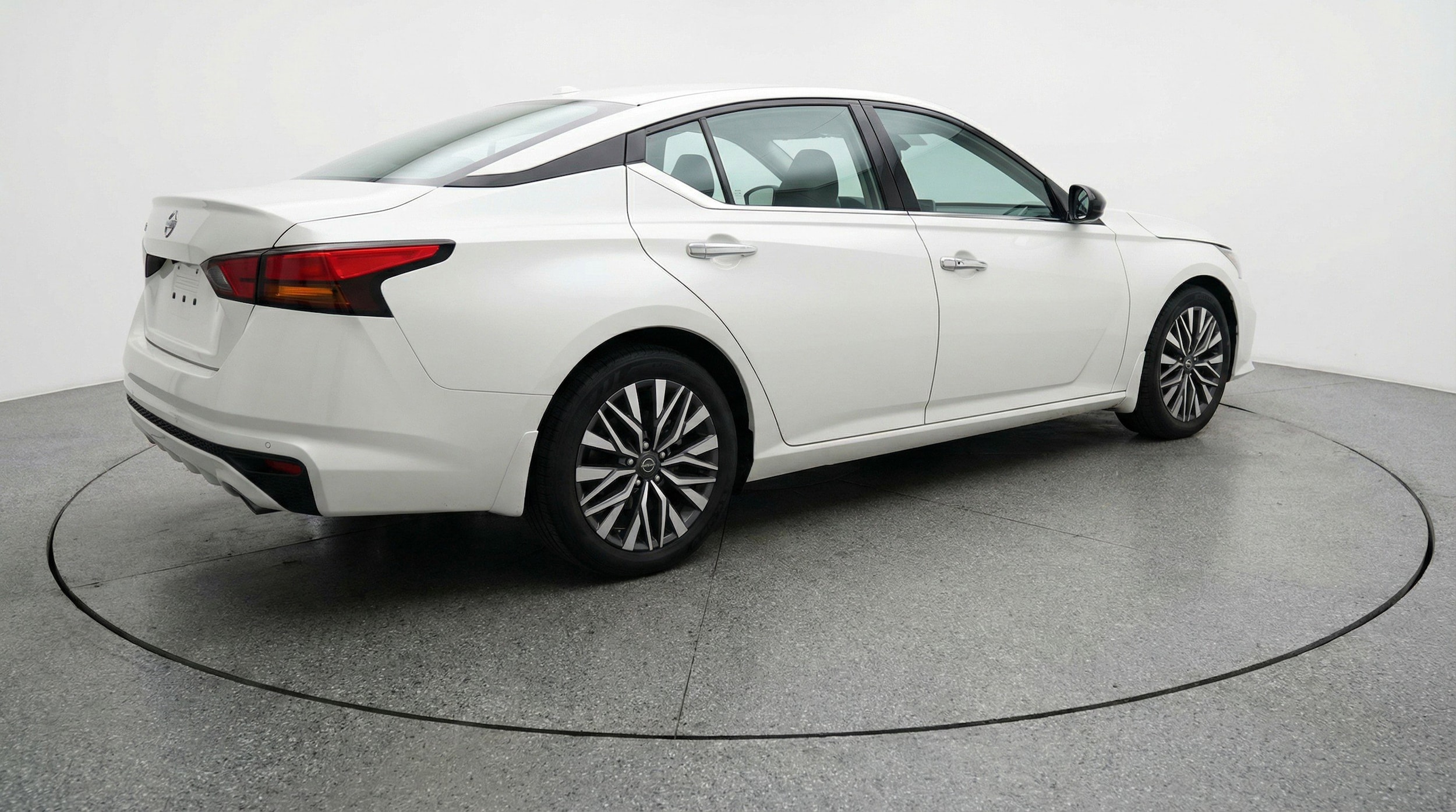 Thumbnail: 2025 Nissan Altima - 9