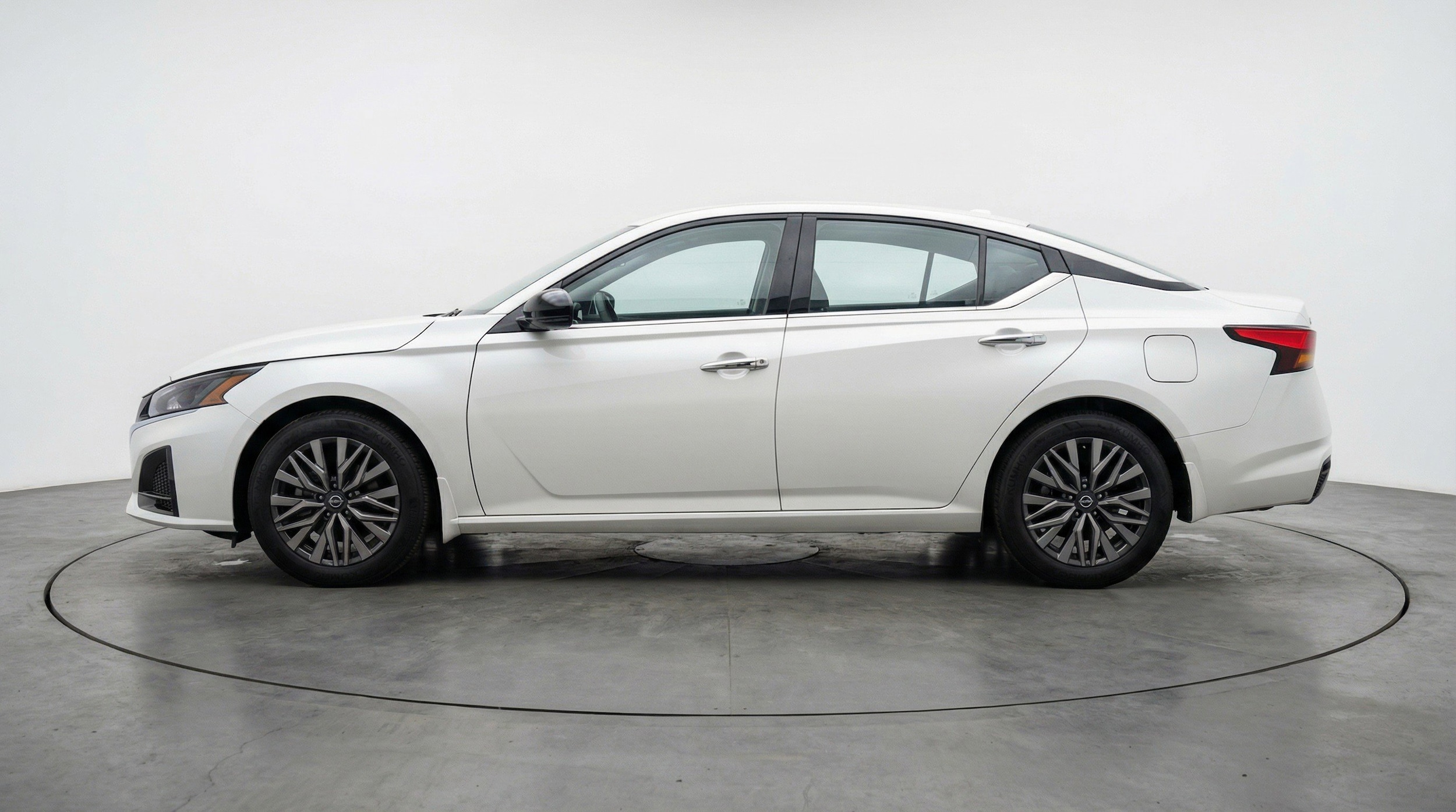 Thumbnail: 2025 Nissan Altima - 5