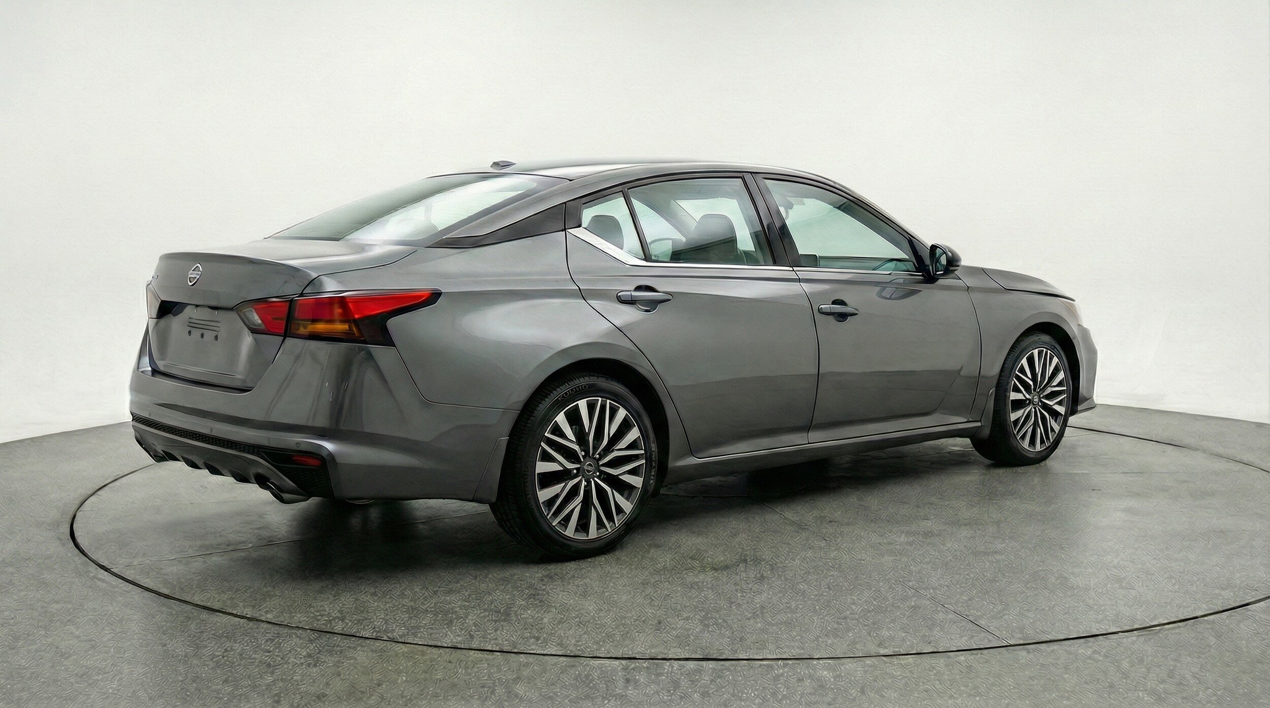 Thumbnail: 2025 Nissan Altima - 9