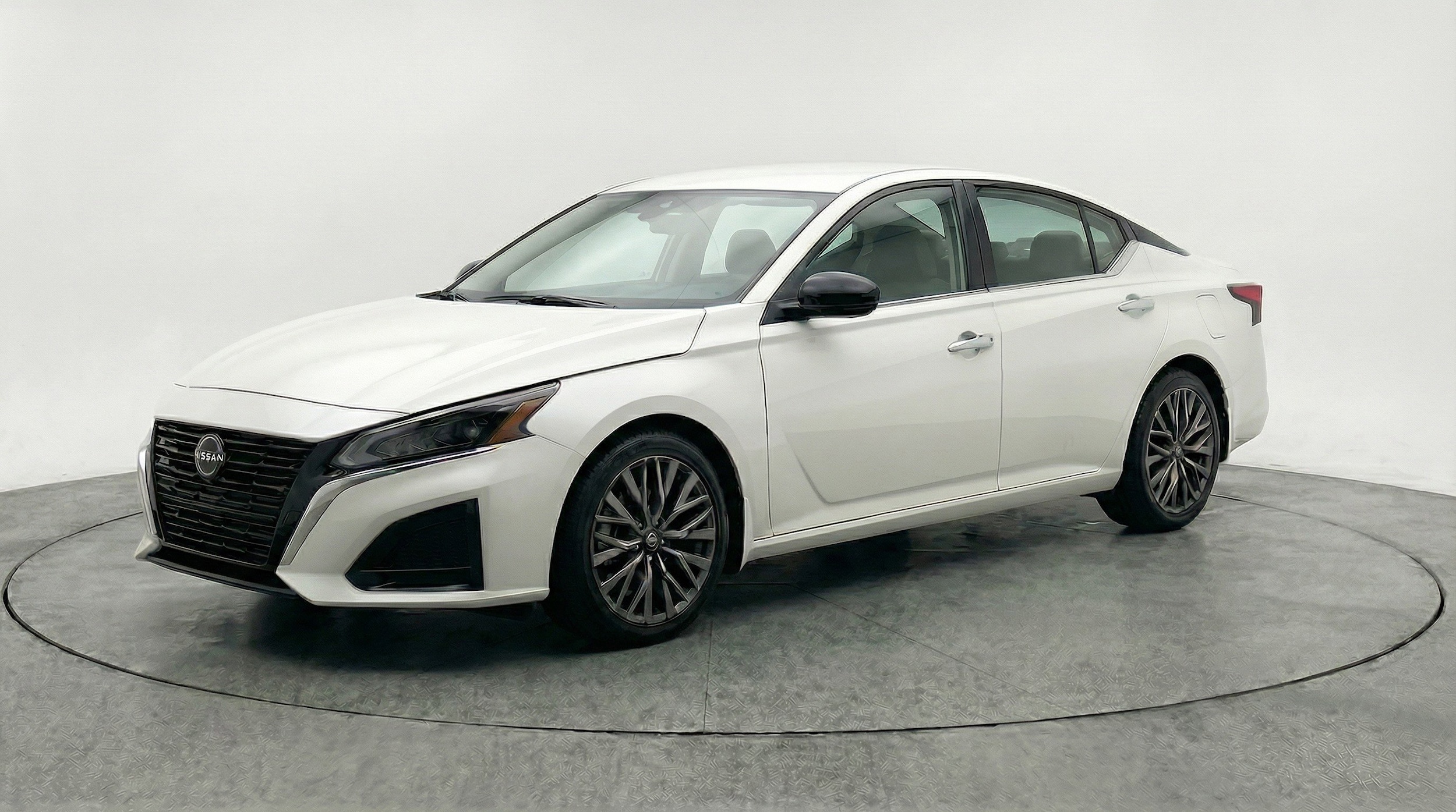 Thumbnail: 2025 Nissan Altima - 3