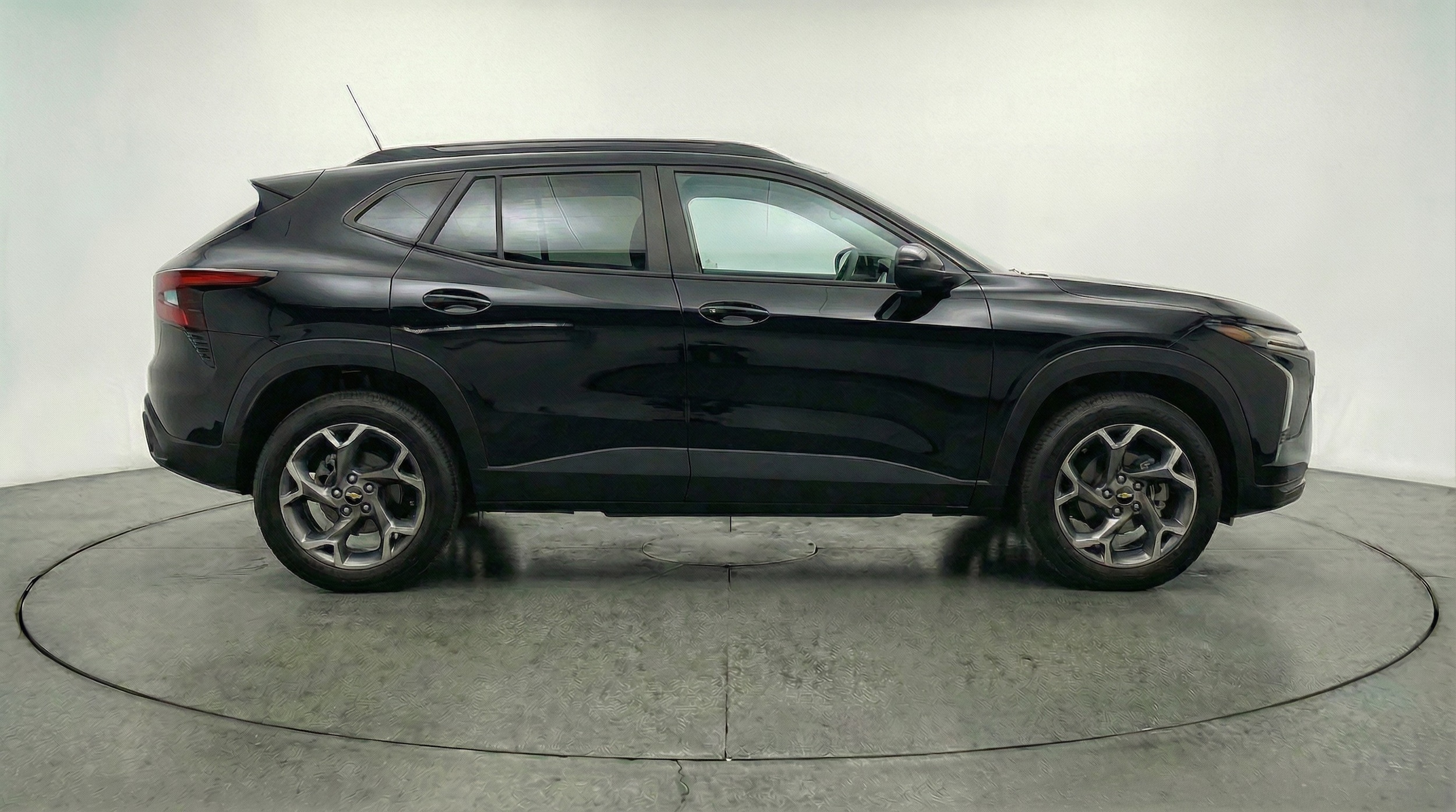 Thumbnail: 2025 Chevrolet Trax - 8