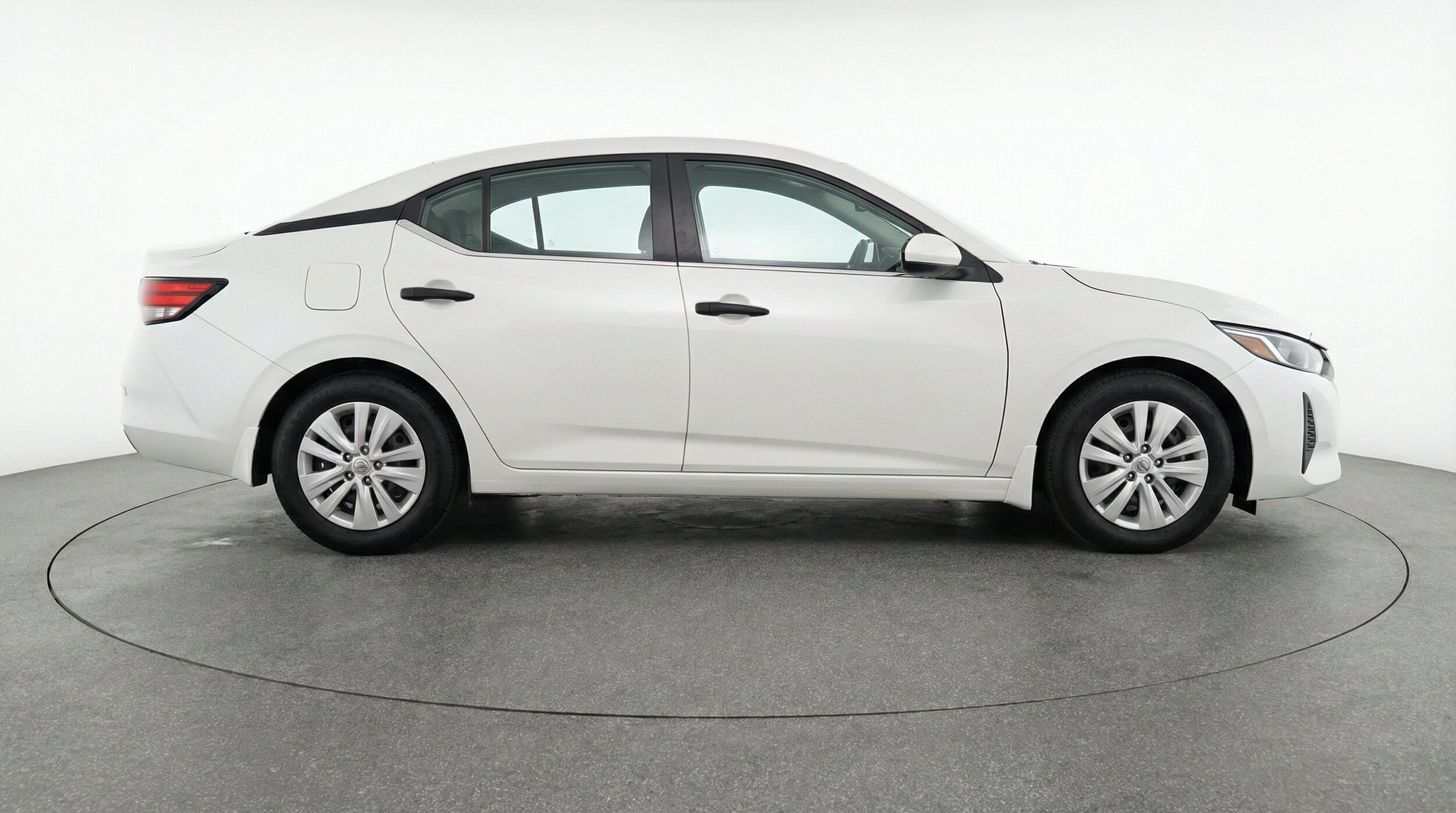 Thumbnail: 2025 Nissan Sentra - 10