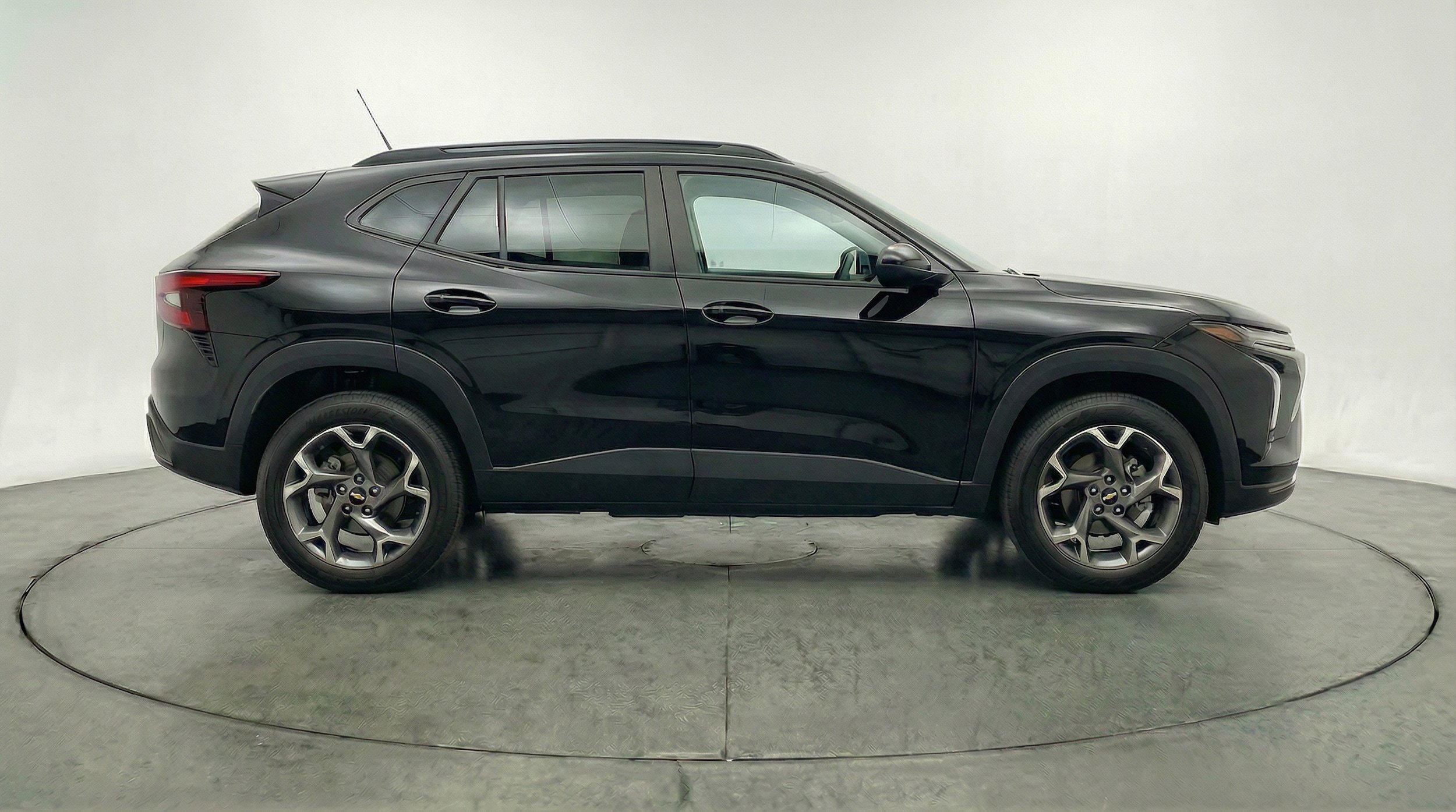Thumbnail: 2025 Chevrolet Trax - 8