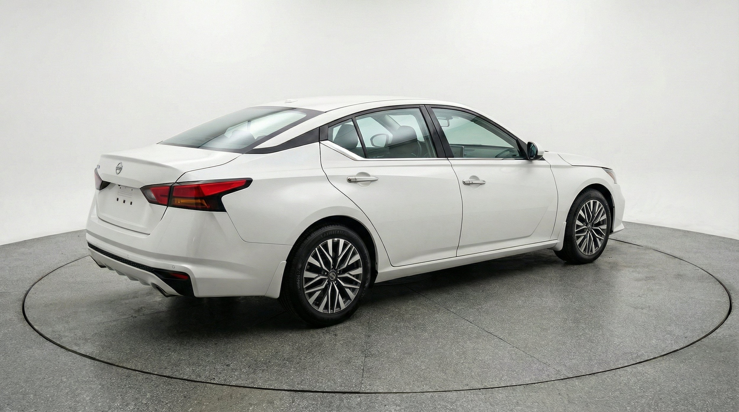 Thumbnail: 2025 Nissan Altima - 9