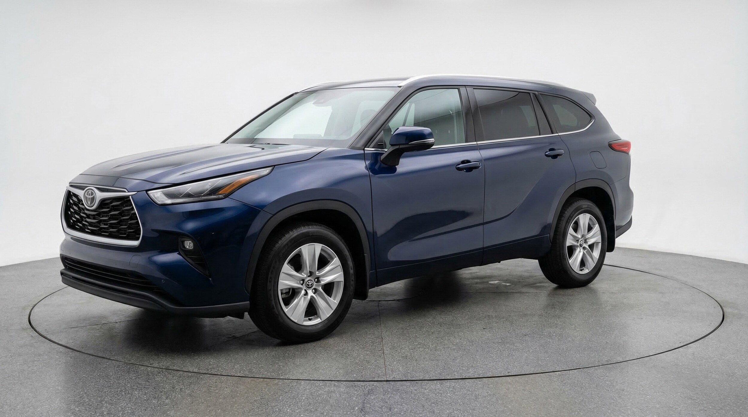 Thumbnail: 2025 Toyota Highlander - 3