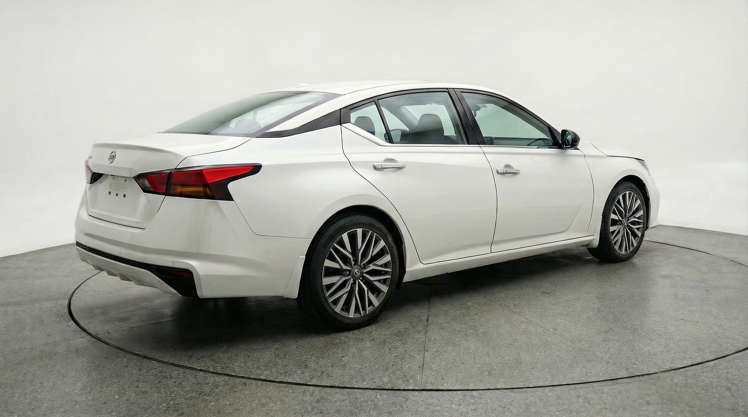 Thumbnail: 2025 Nissan Altima - 9