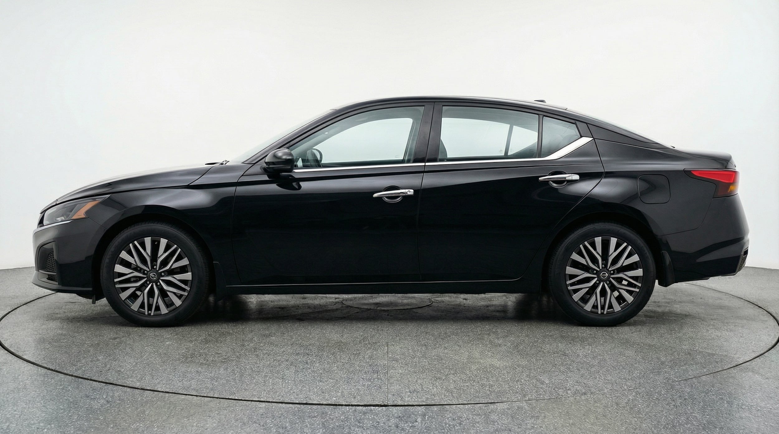 Thumbnail: 2025 Nissan Altima - 4