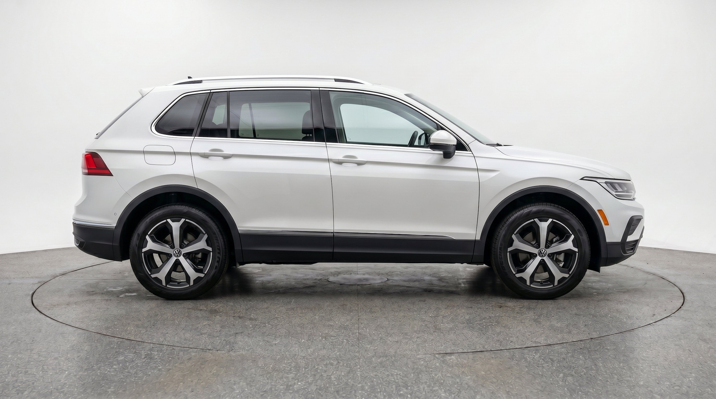 Thumbnail: 2026 Volkswagen Tiguan - 10