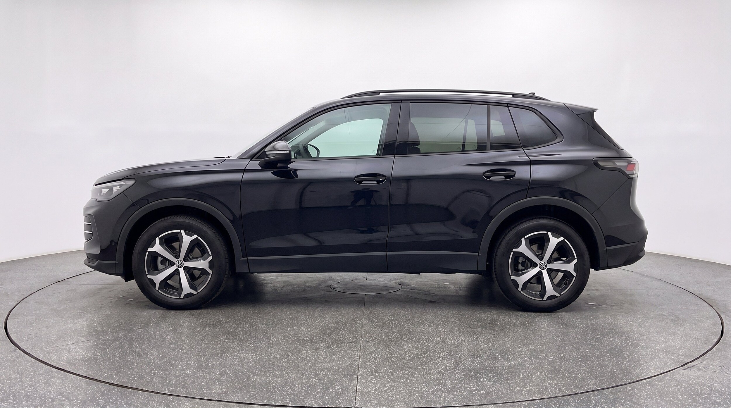 Thumbnail: 2026 Volkswagen Tiguan - 5