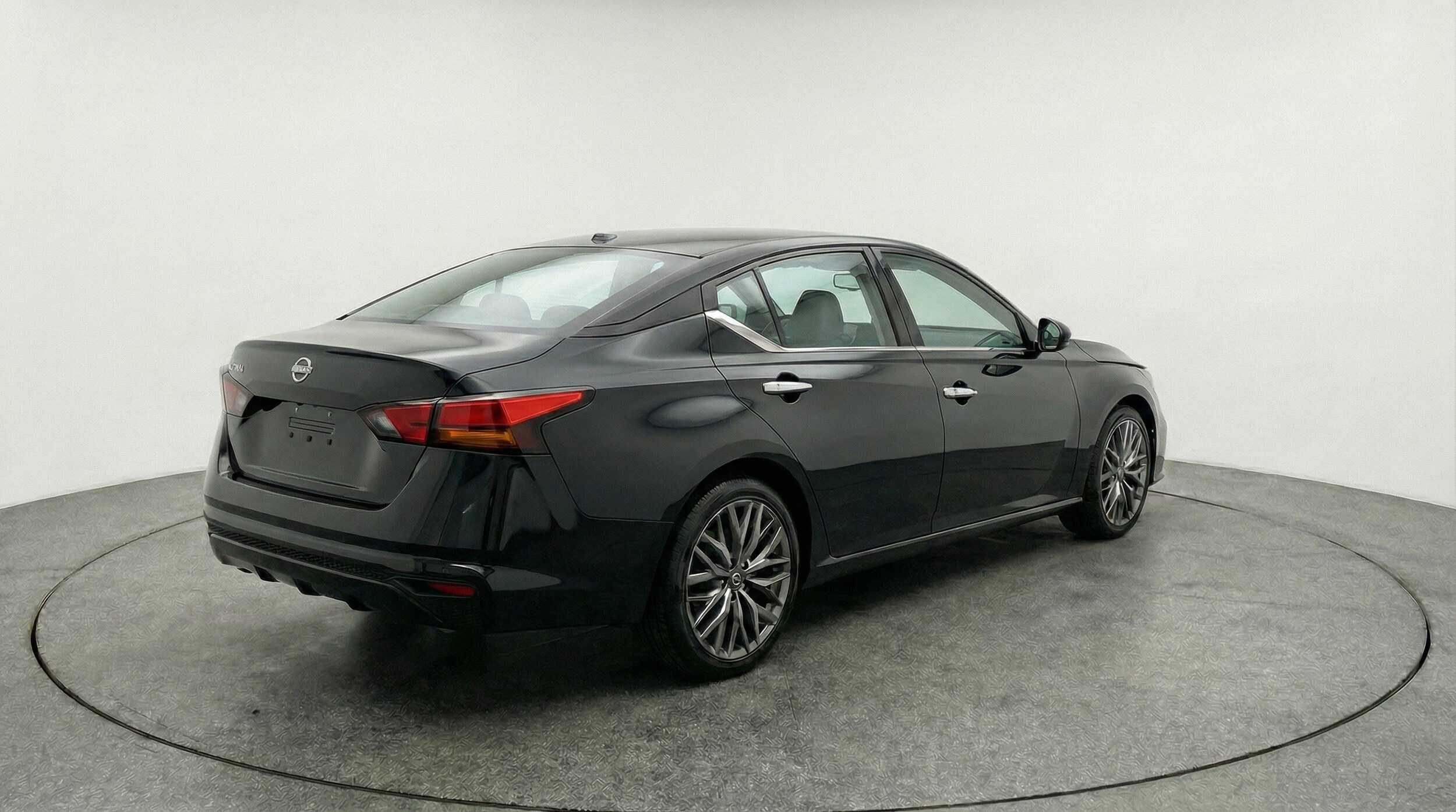 Thumbnail: 2025 Nissan Altima - 9