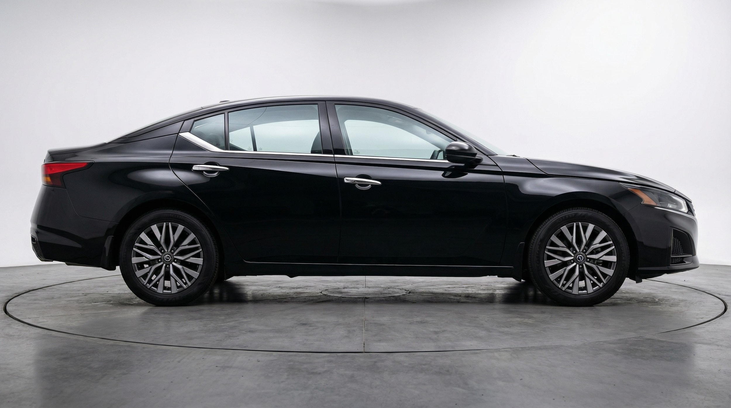 Thumbnail: 2025 Nissan Altima - 8