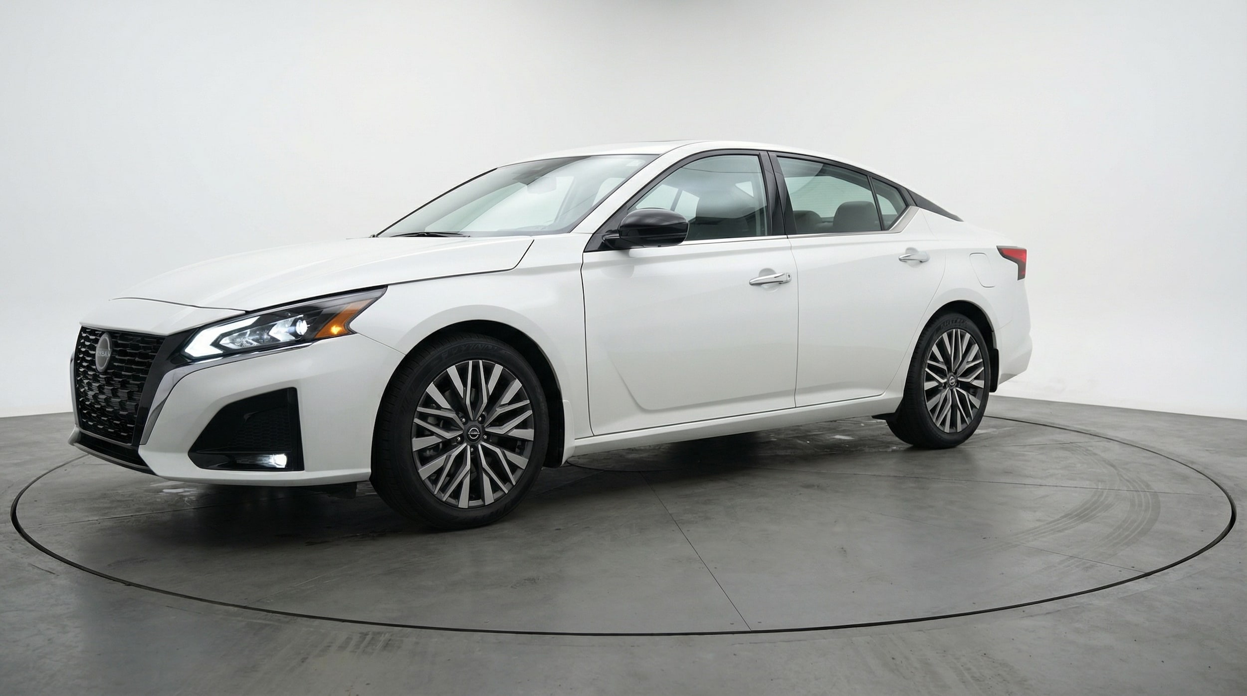 Thumbnail: 2025 Nissan Altima - 3