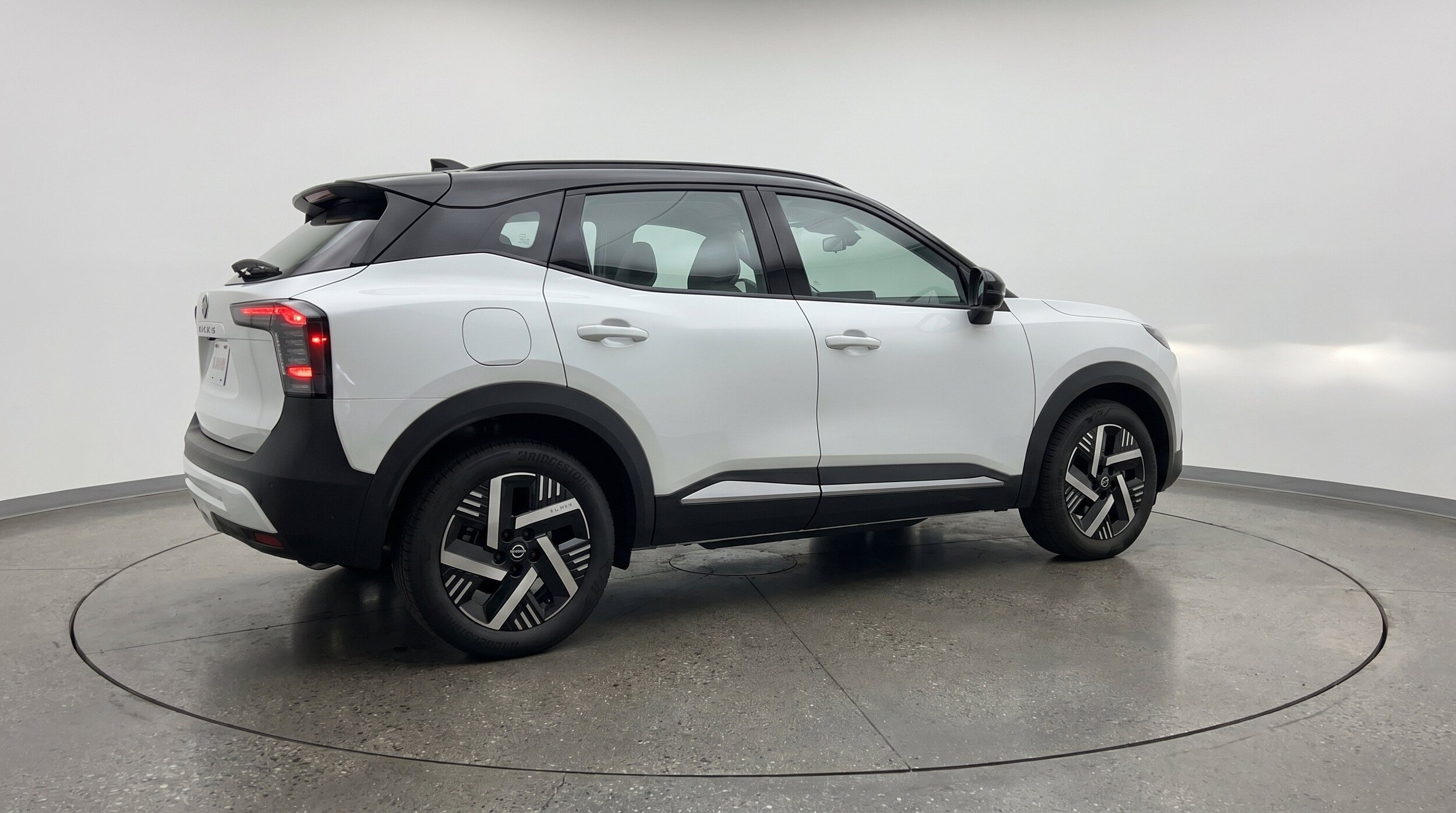 Thumbnail: 2026 Nissan Kicks - 9