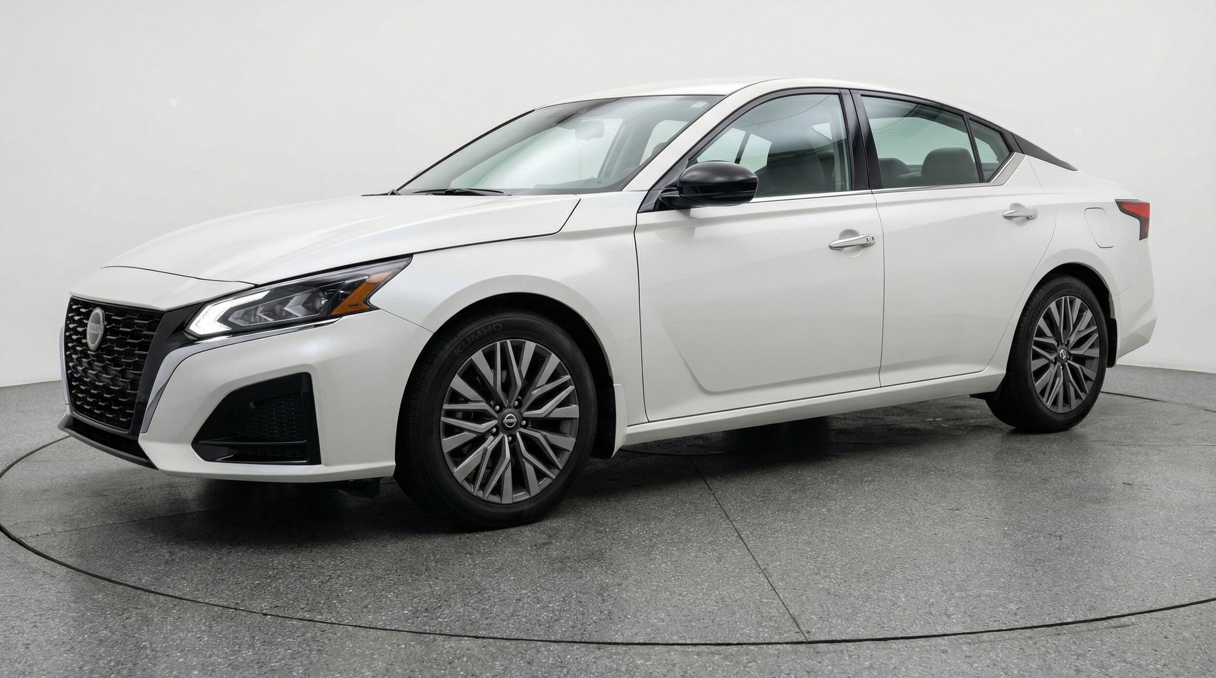 Thumbnail: 2025 Nissan Altima - 3